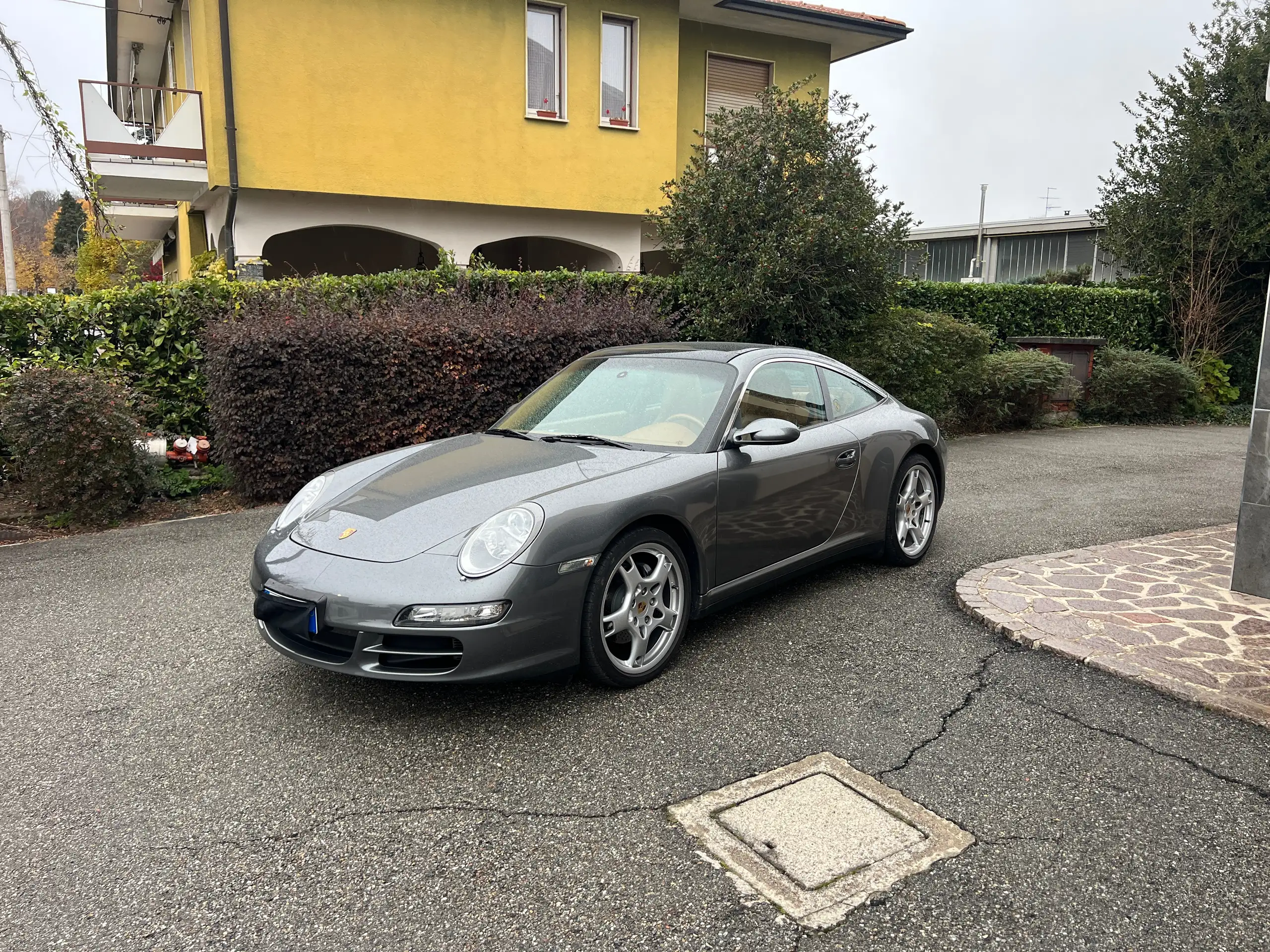 Porsche - 911