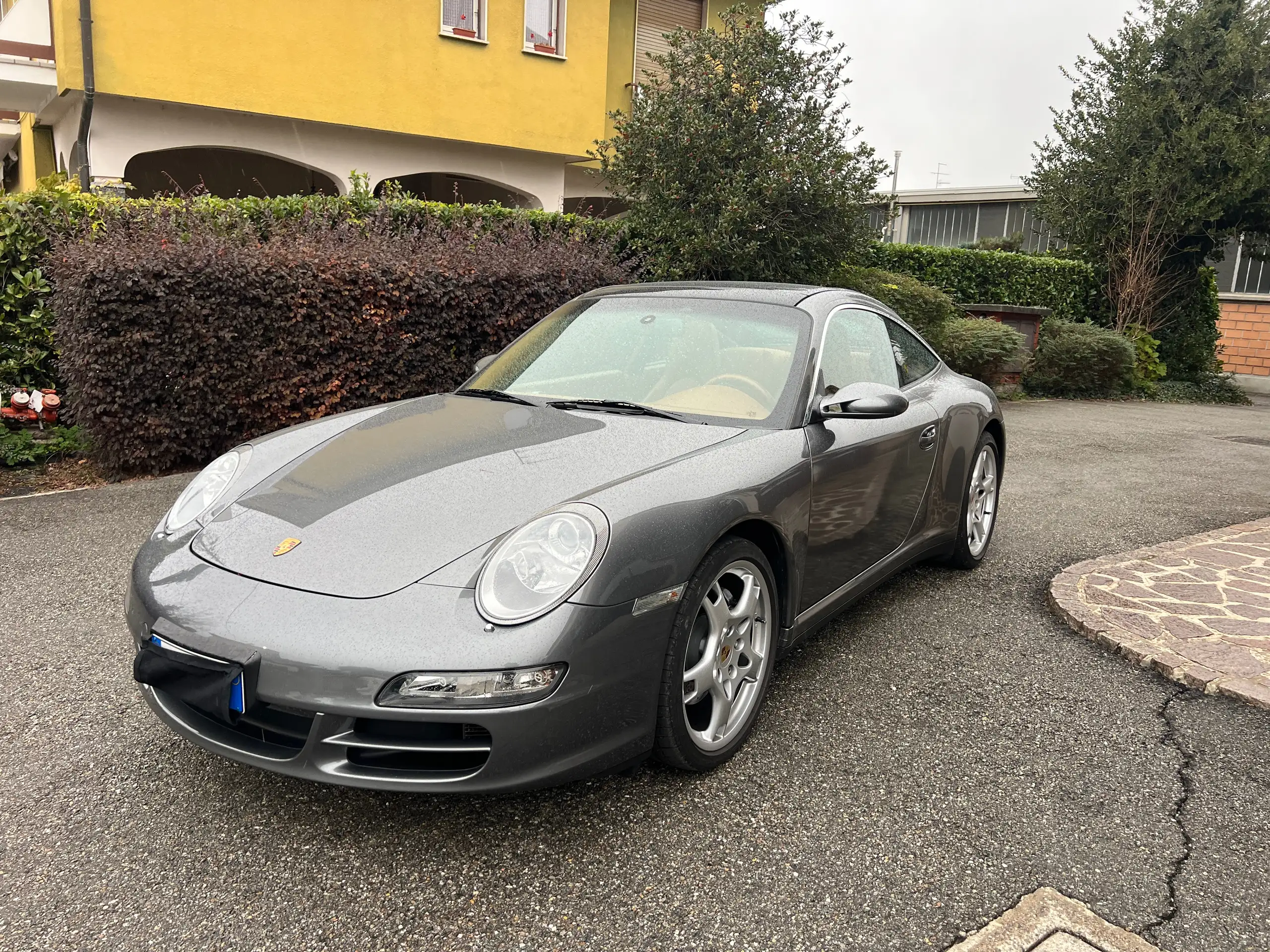 Porsche - 911