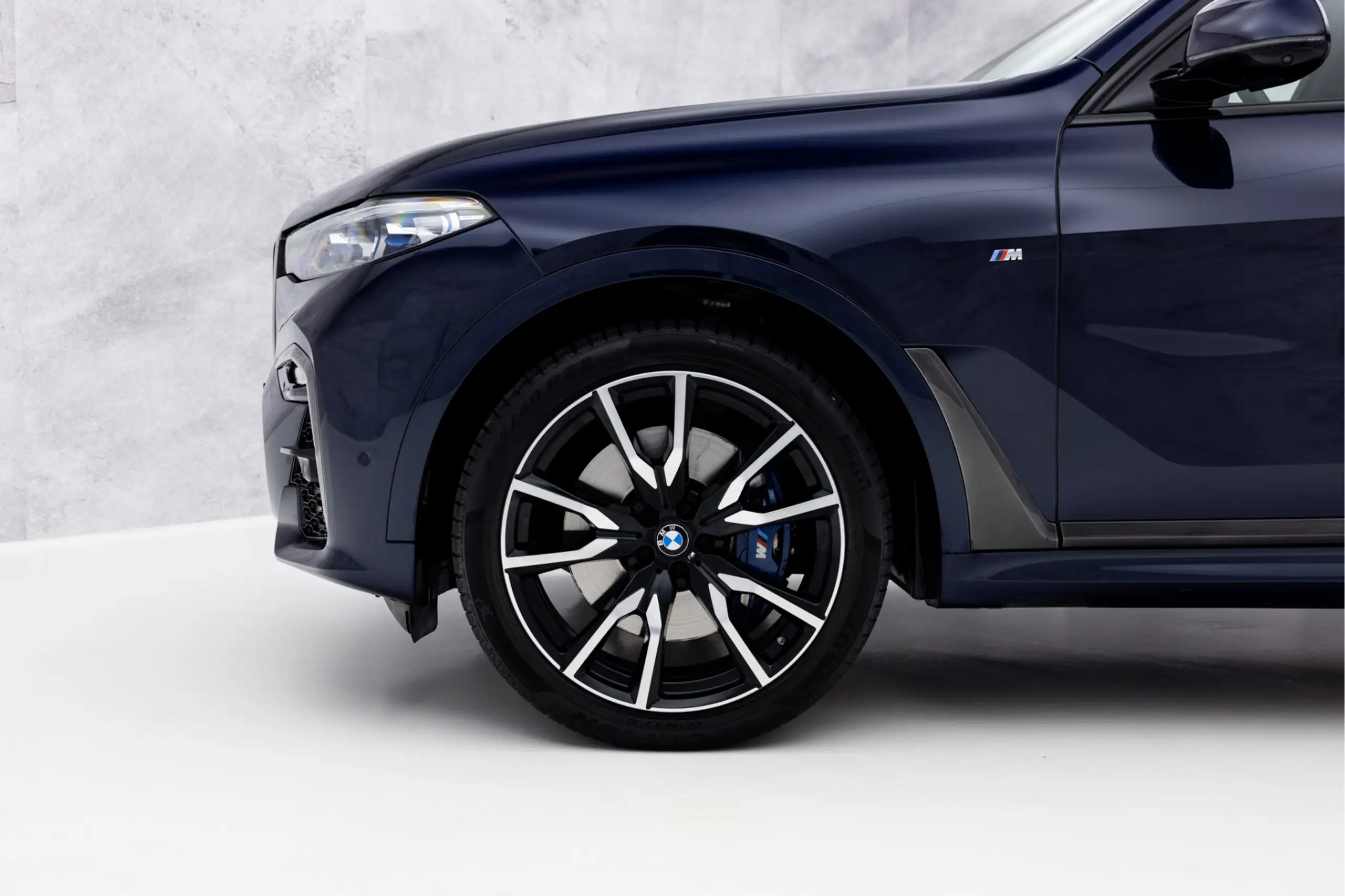 BMW - X7