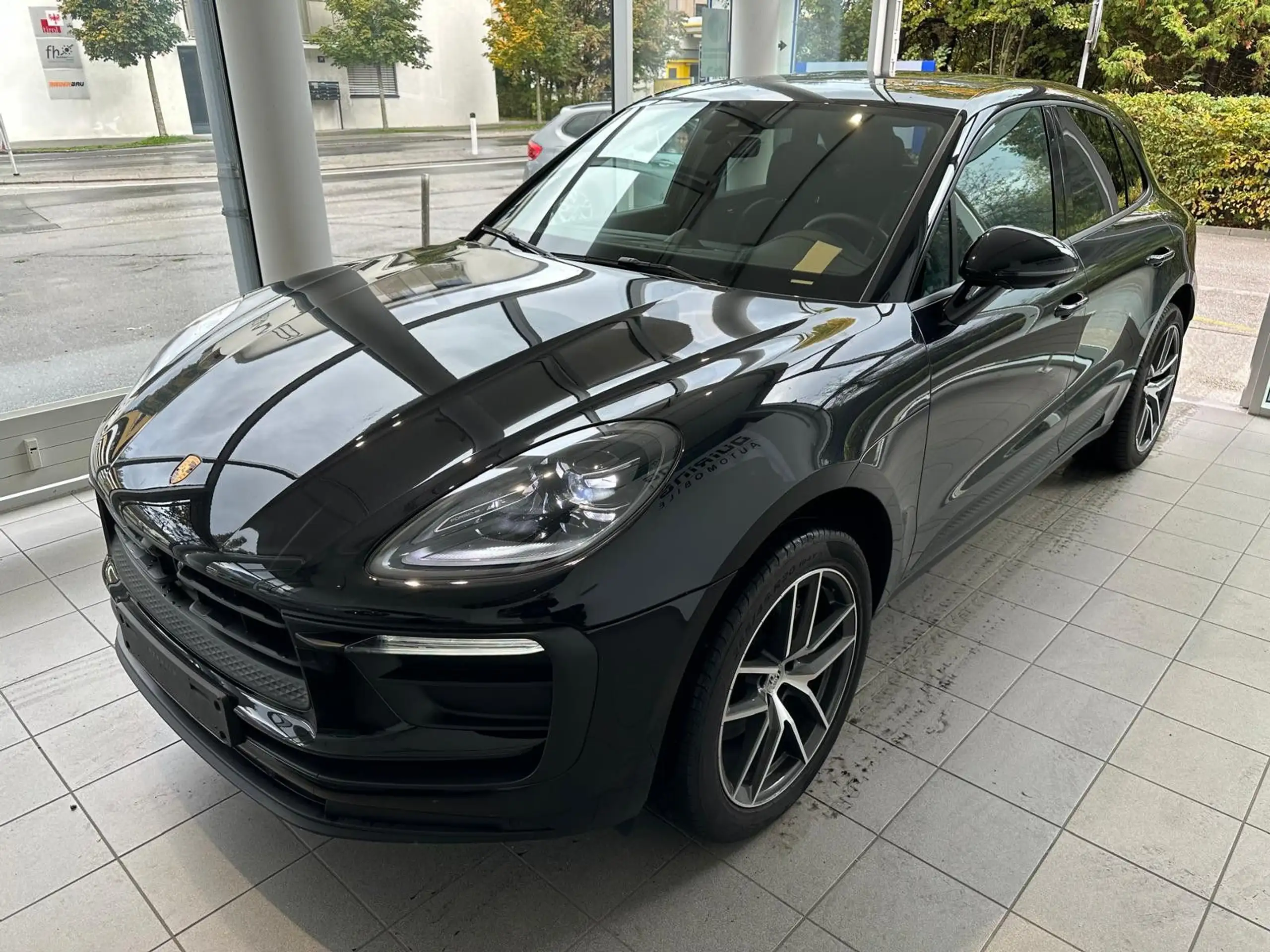 Porsche - Macan