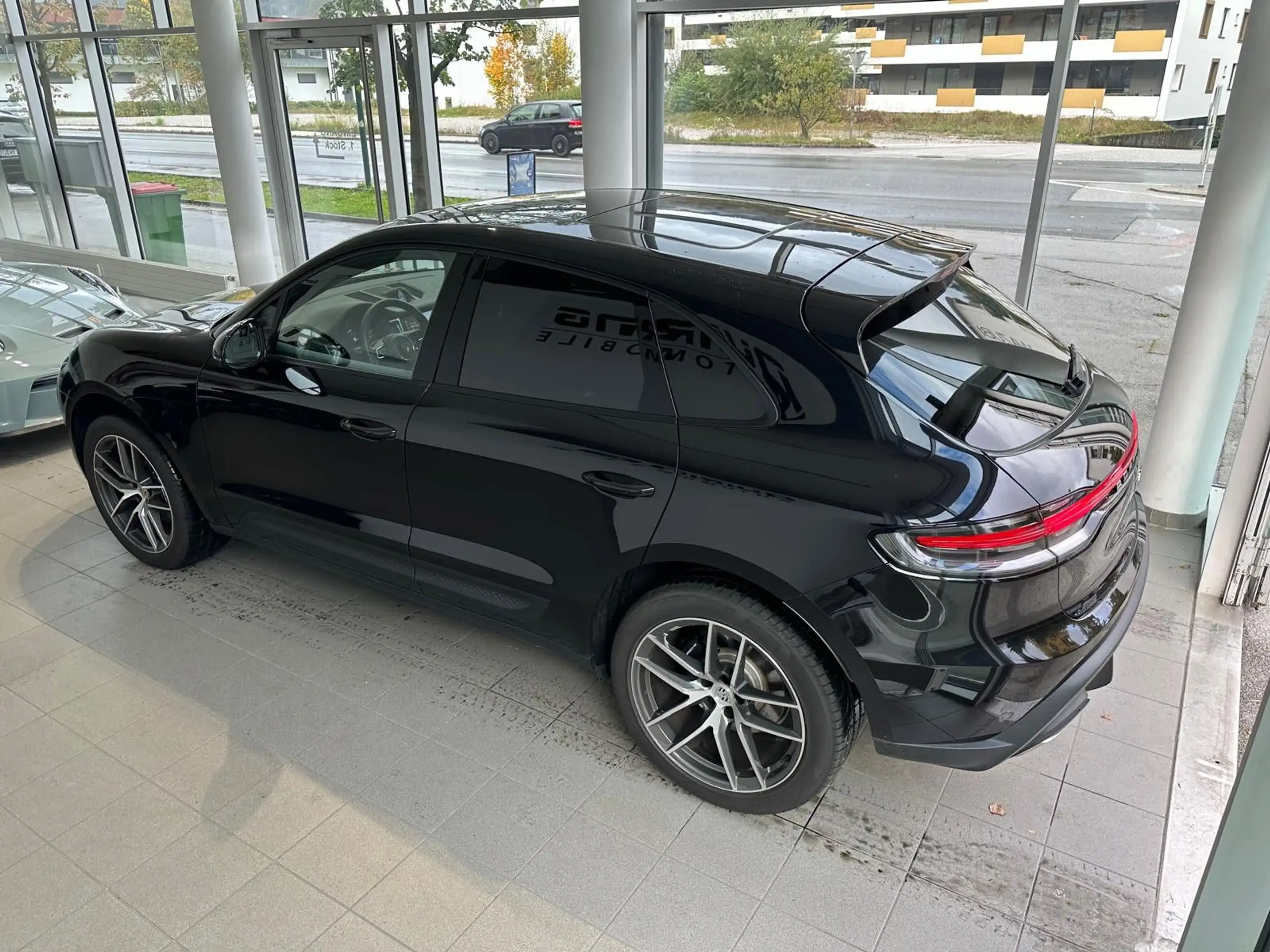 Porsche - Macan