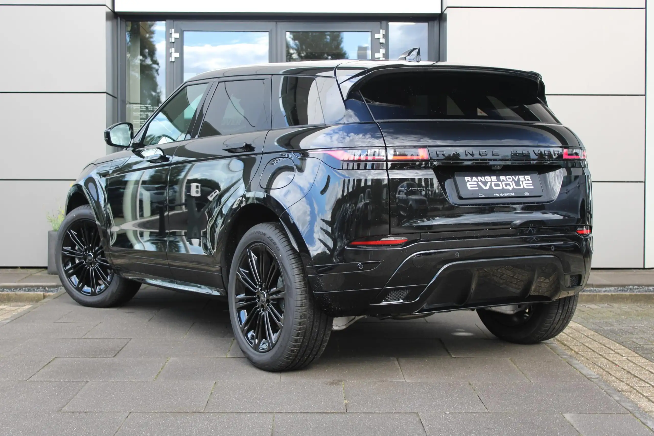 Land Rover - Range Rover Evoque