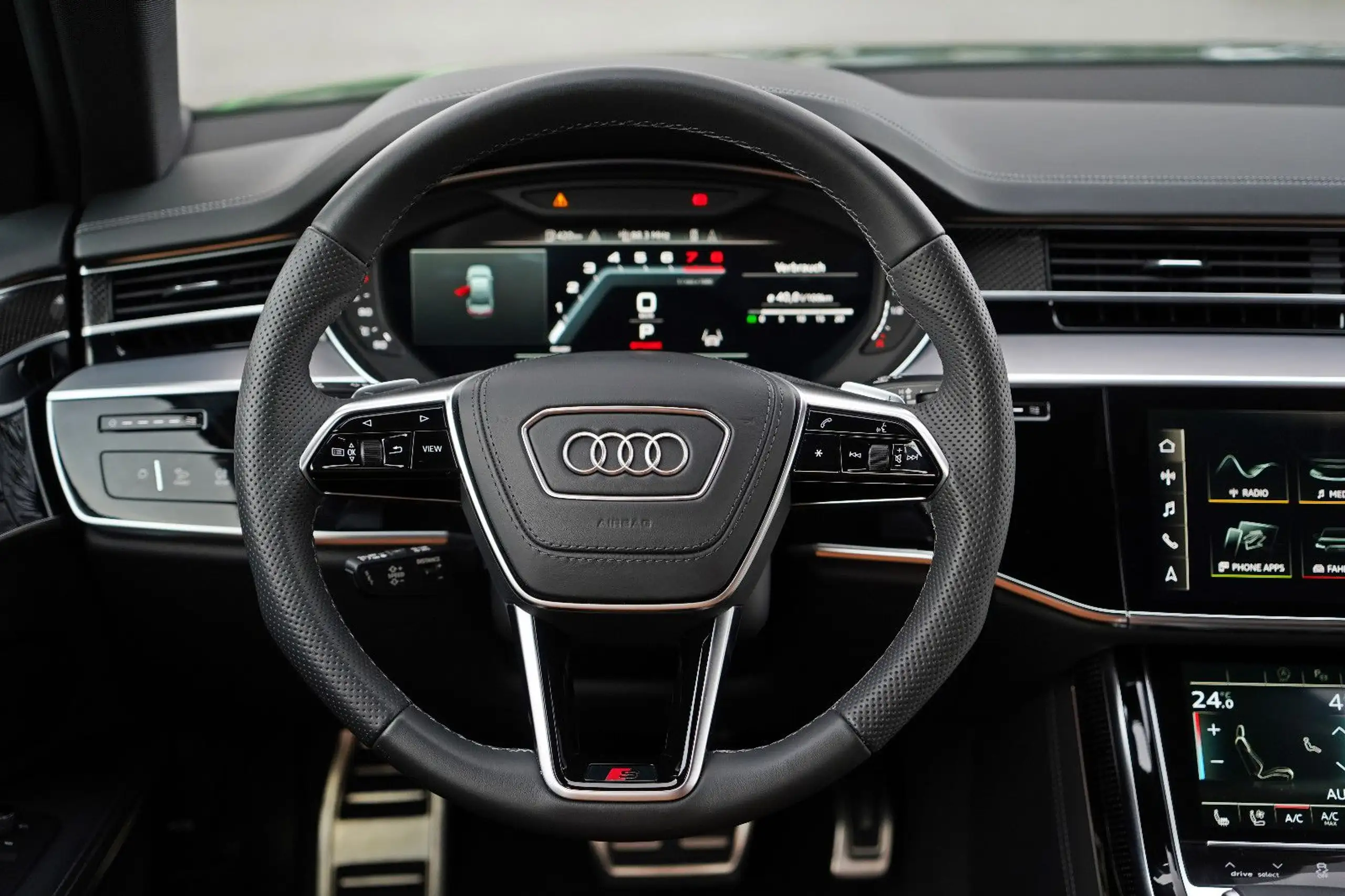 Audi - A8