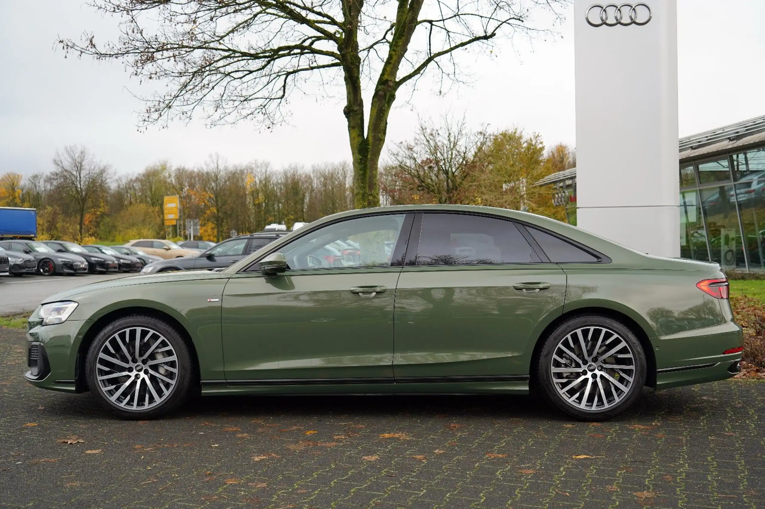 Audi - A8