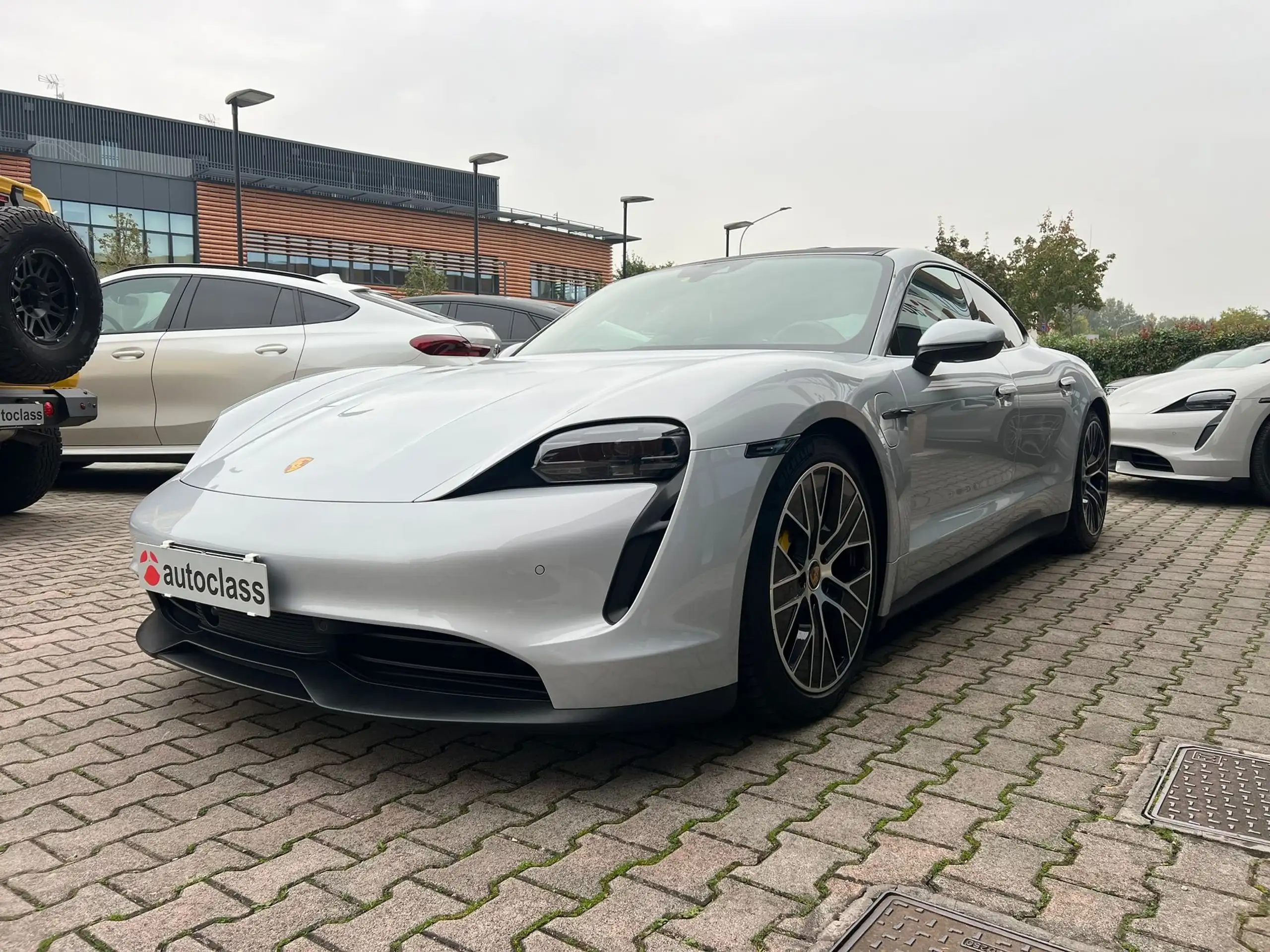 Porsche - Taycan