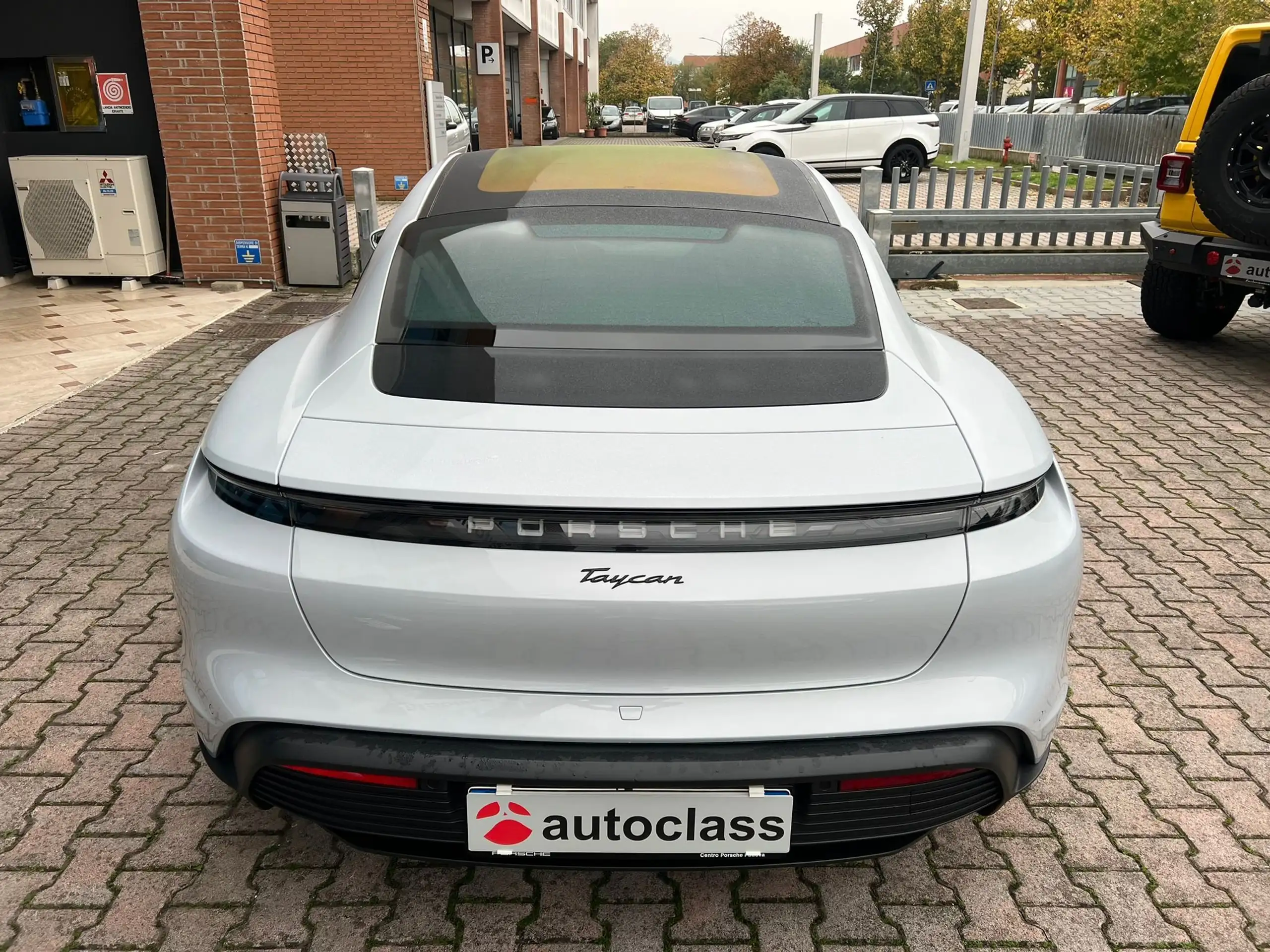 Porsche - Taycan