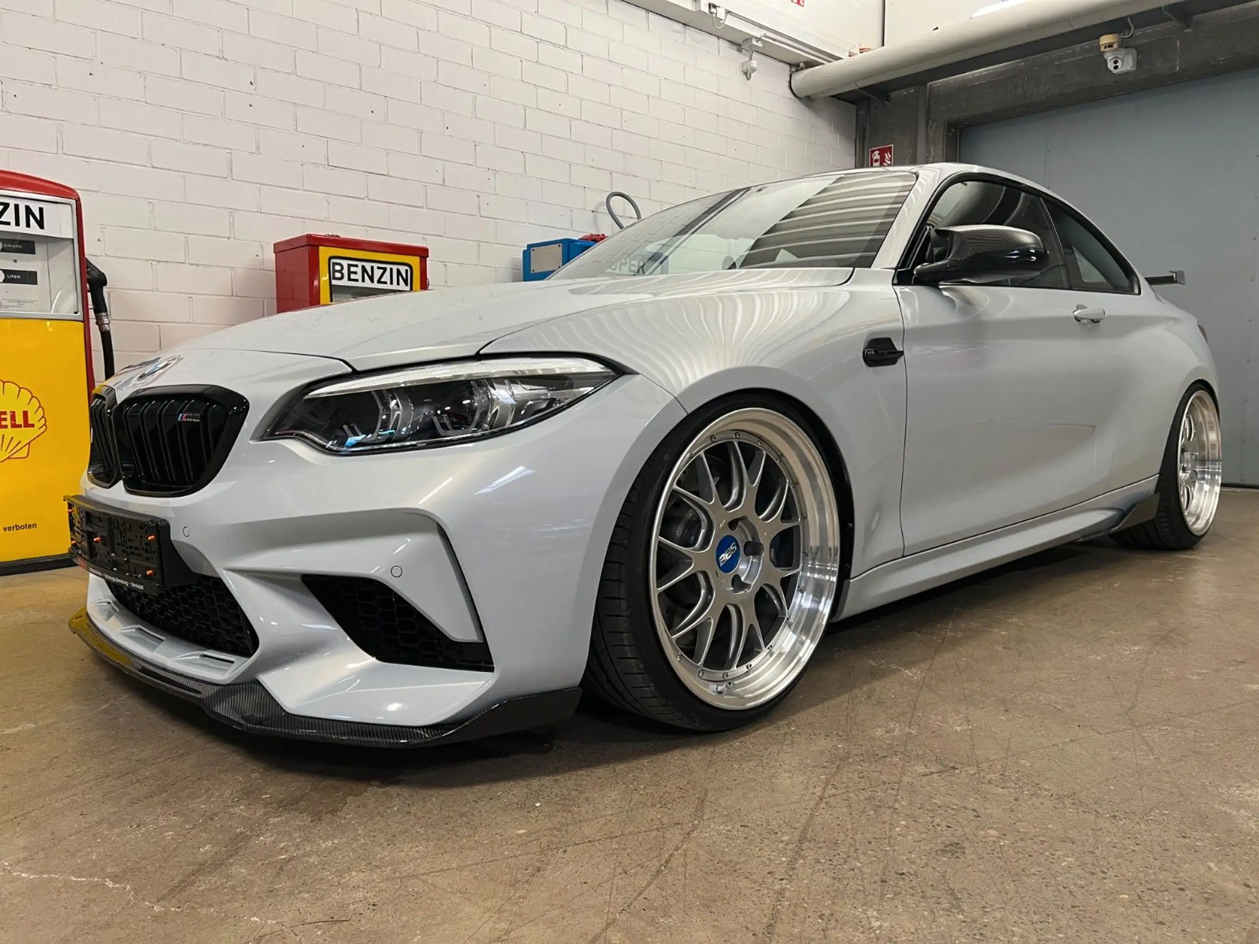 BMW - M2