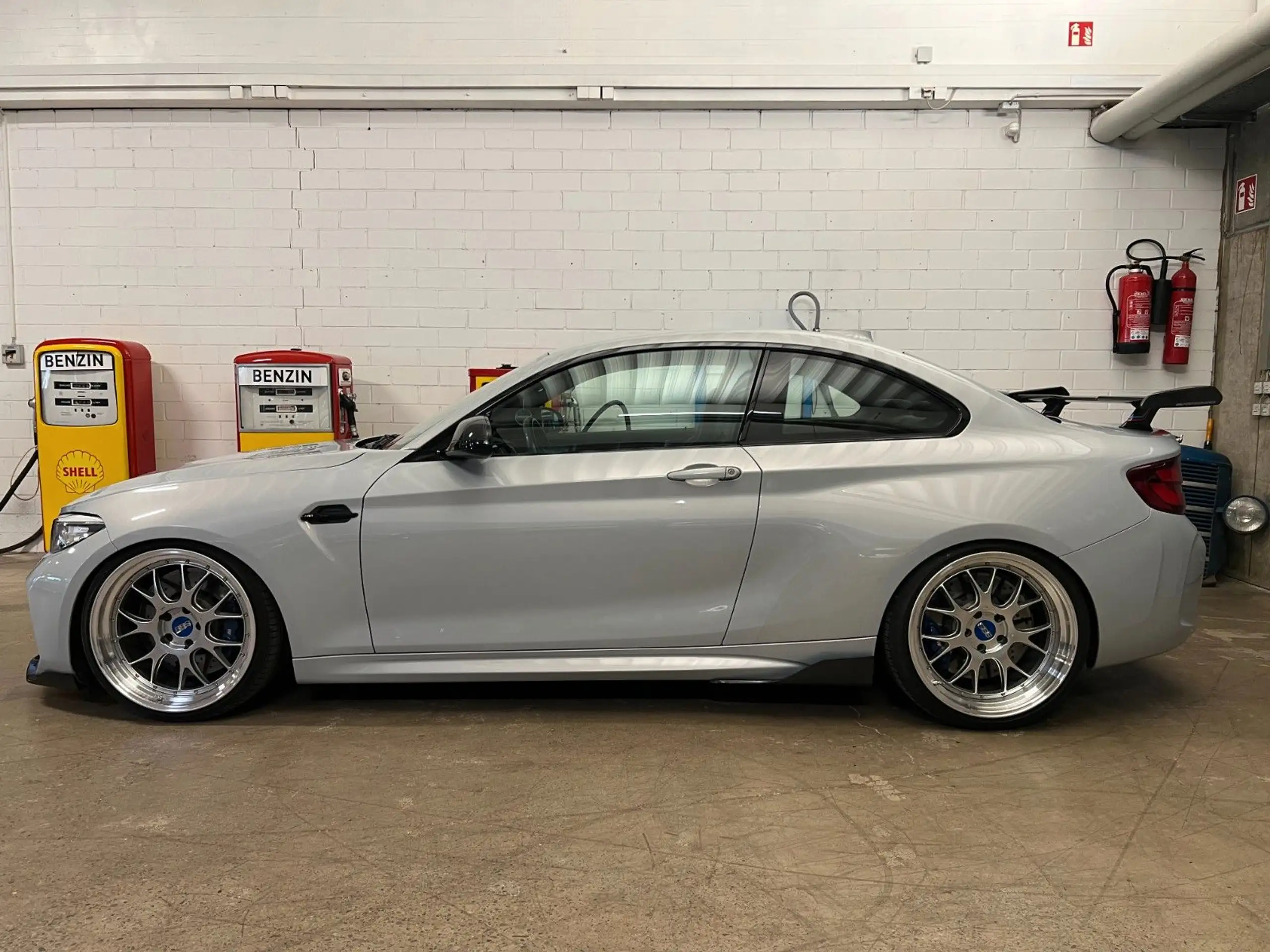 BMW - M2