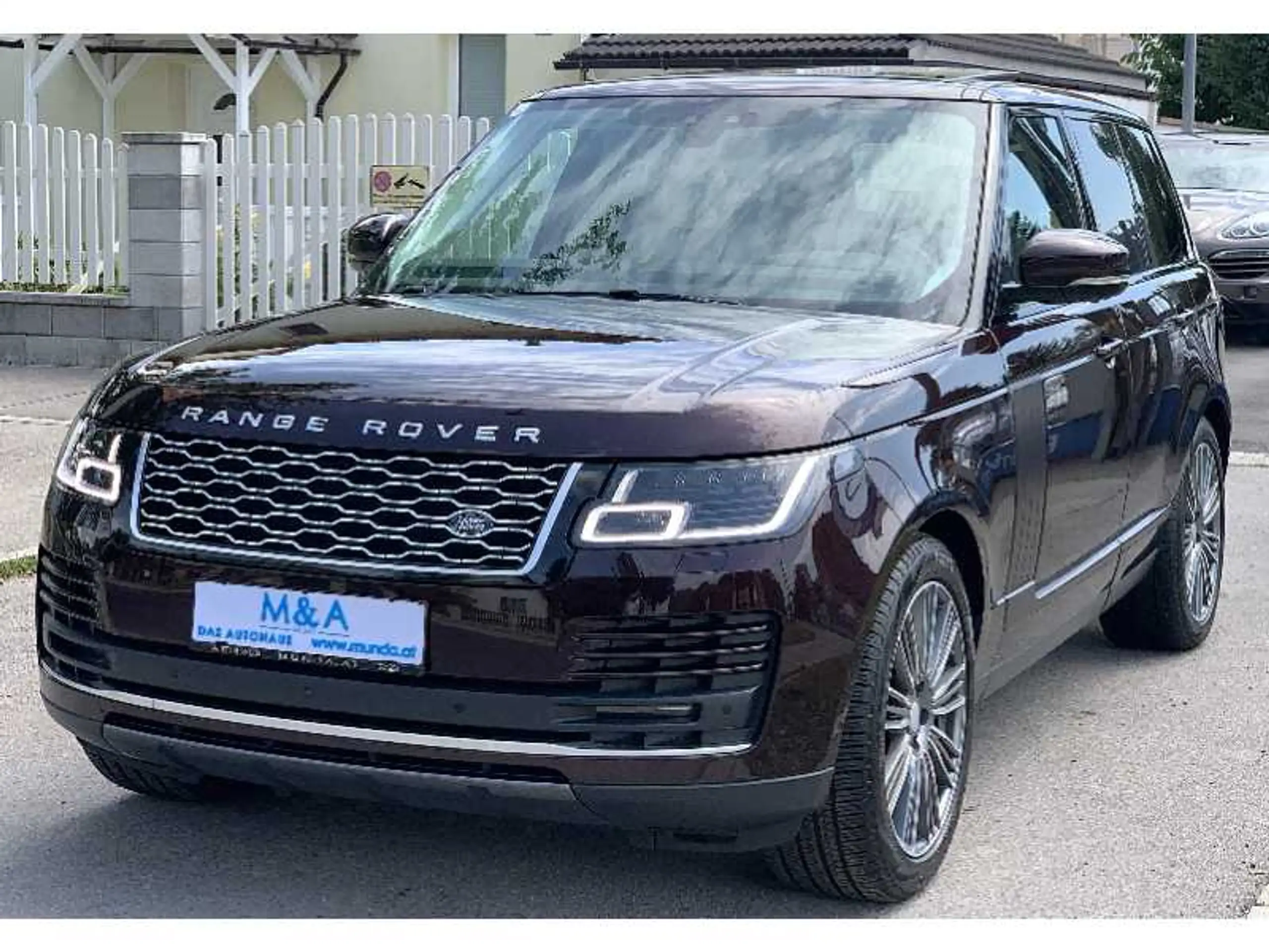 Land Rover - Range Rover