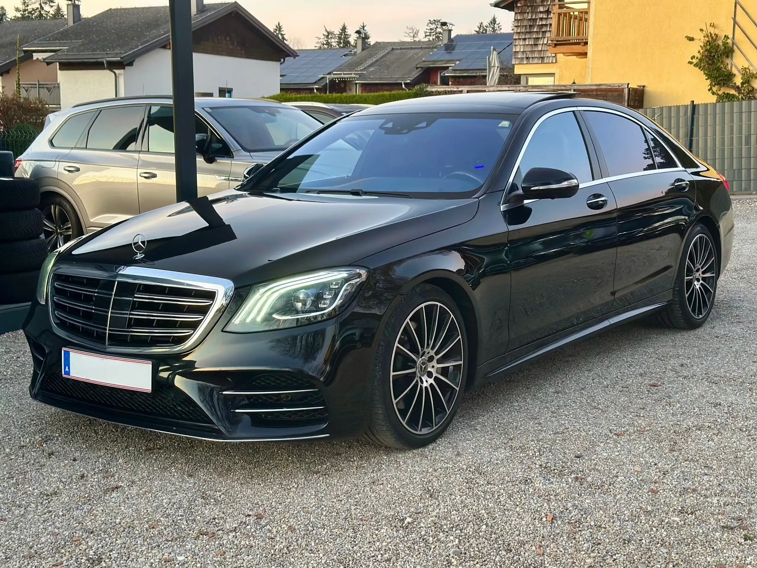 Mercedes-Benz - S 560