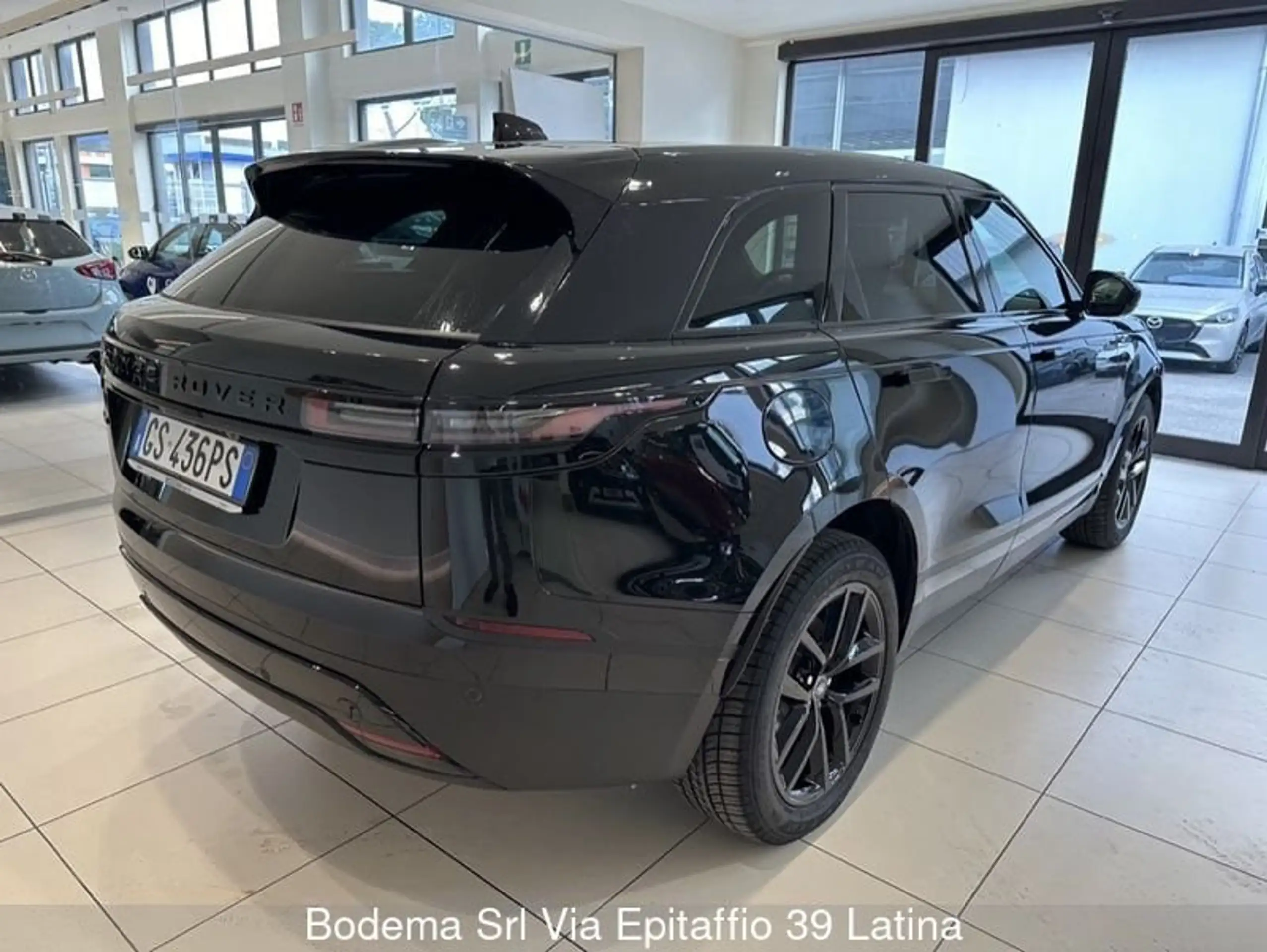 Land Rover - Range Rover Velar