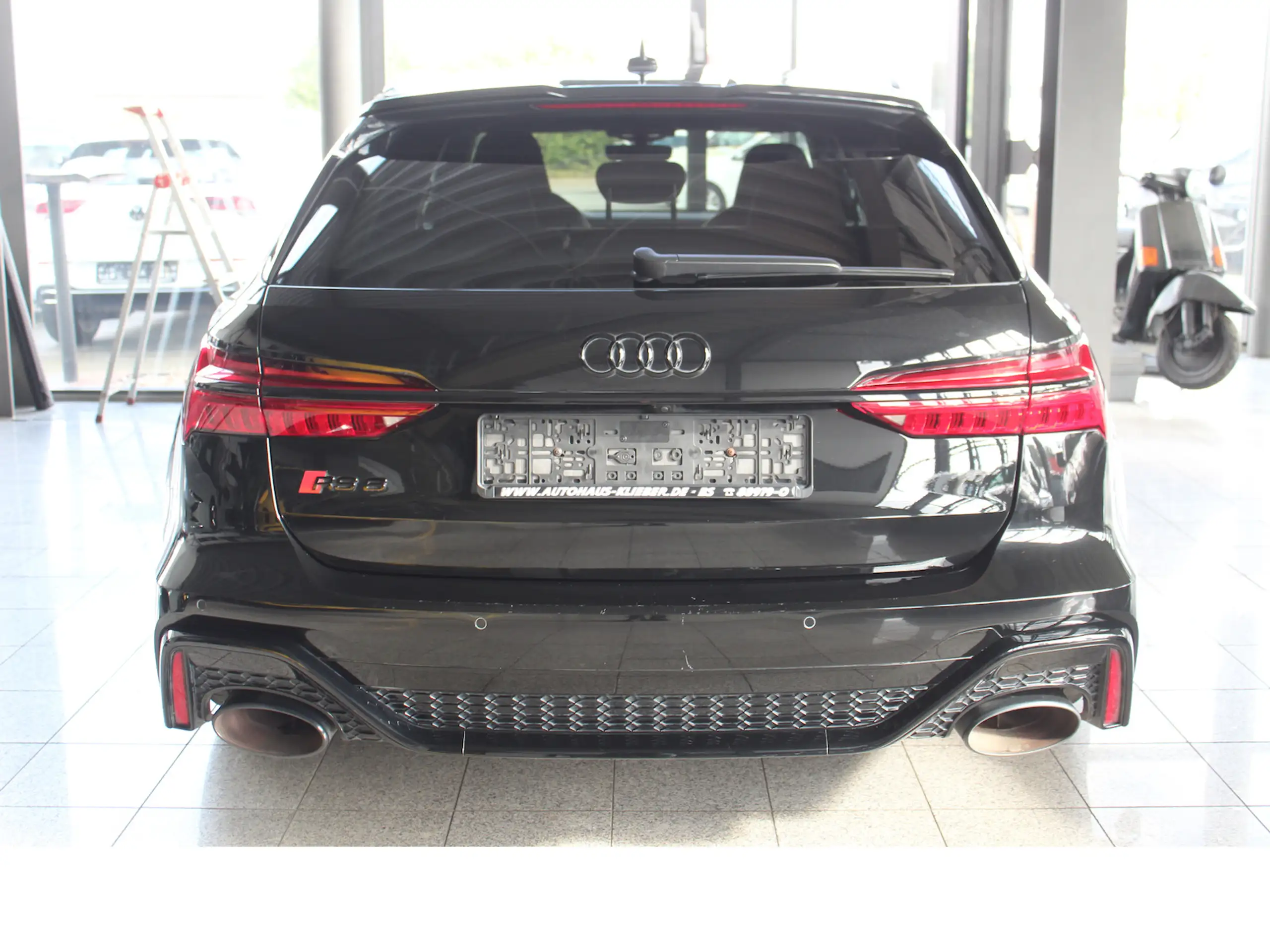 Audi - RS6