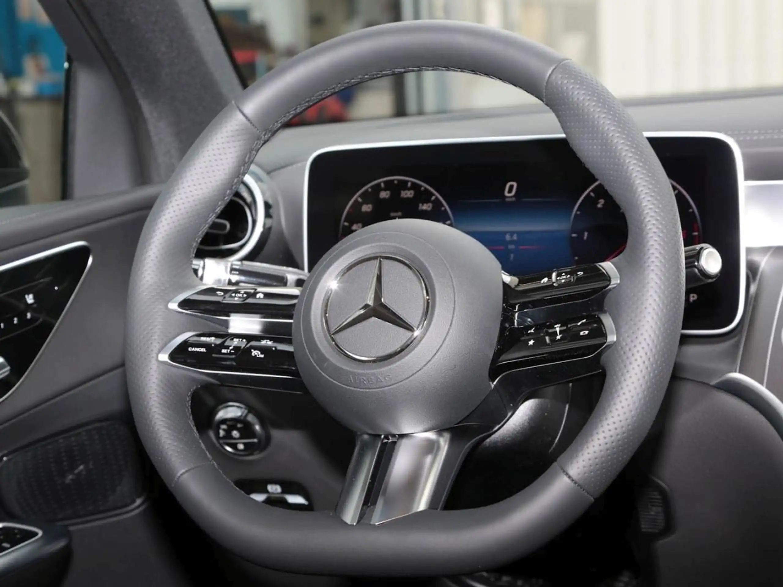 Mercedes-Benz - GLC 300