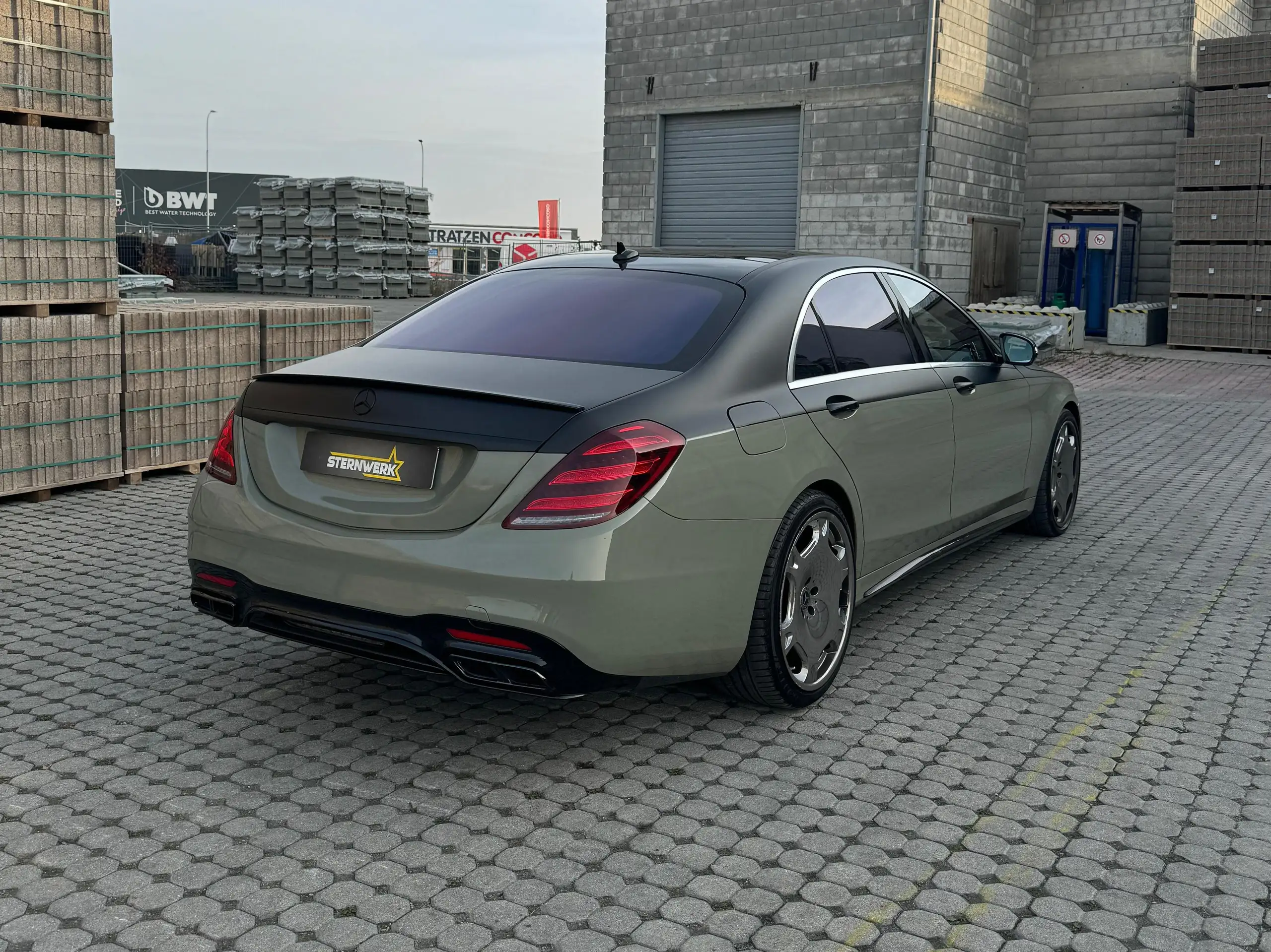 Mercedes-Benz - S 400