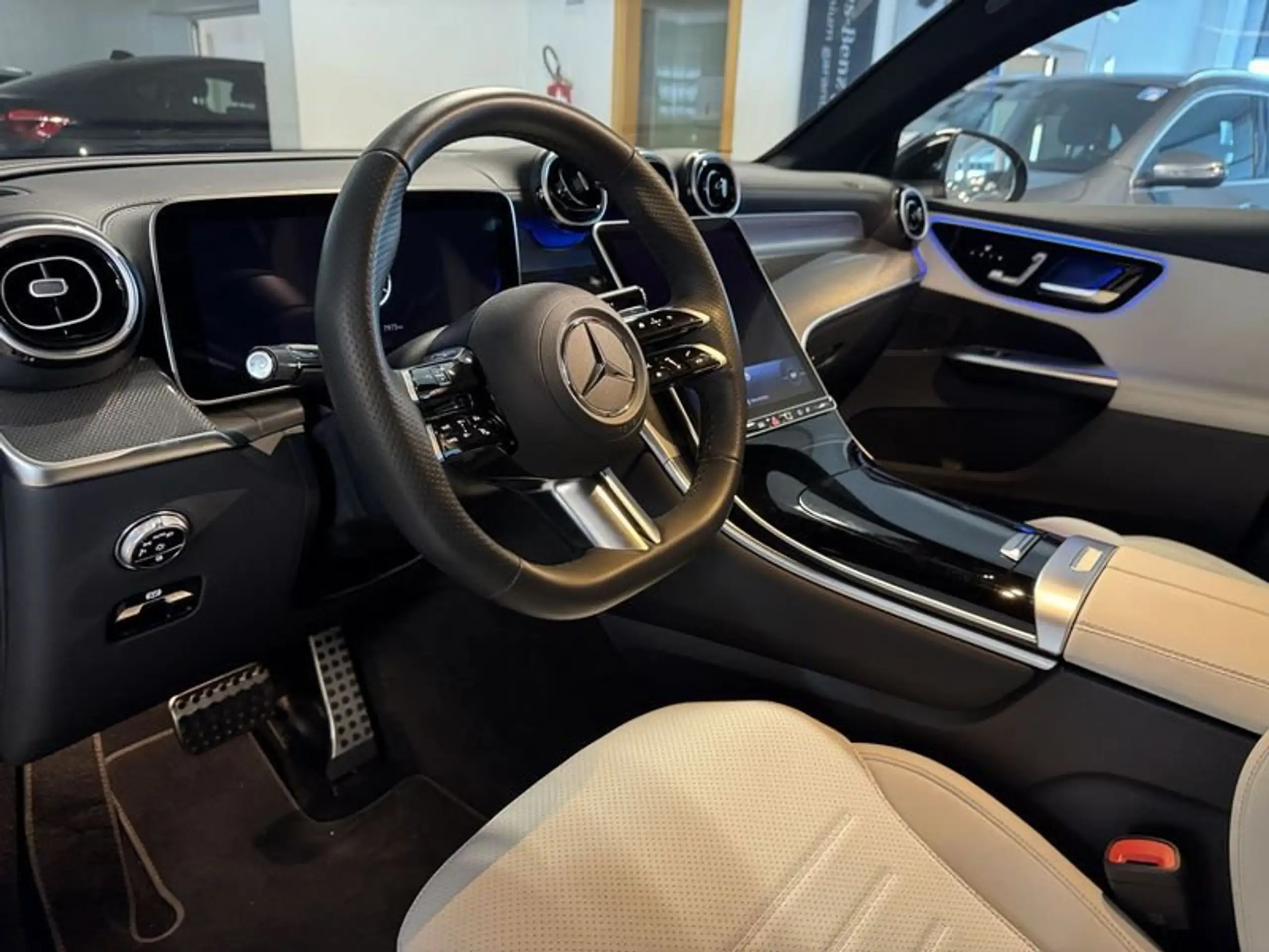 Mercedes-Benz - GLC 220