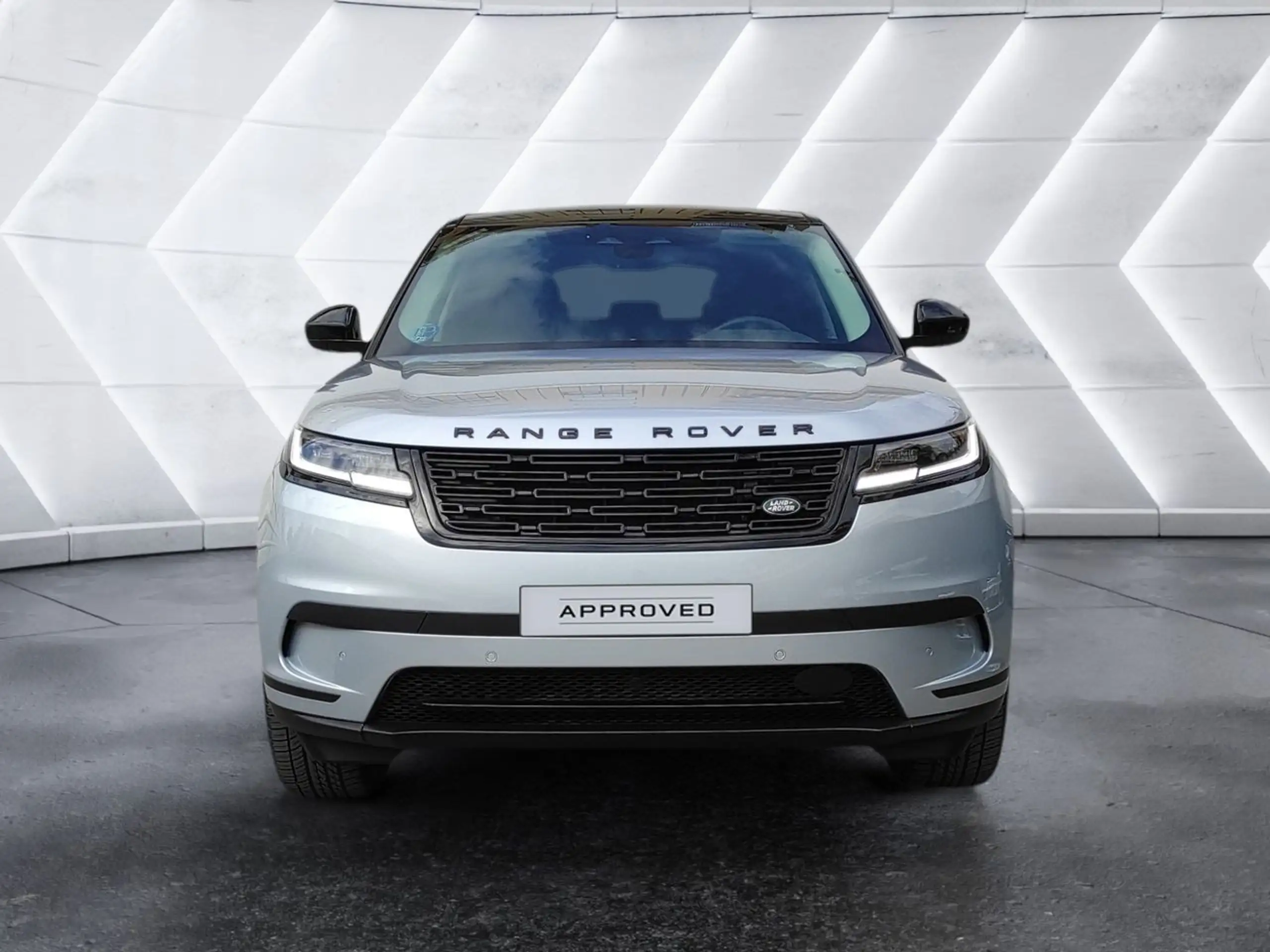 Land Rover - Range Rover Velar