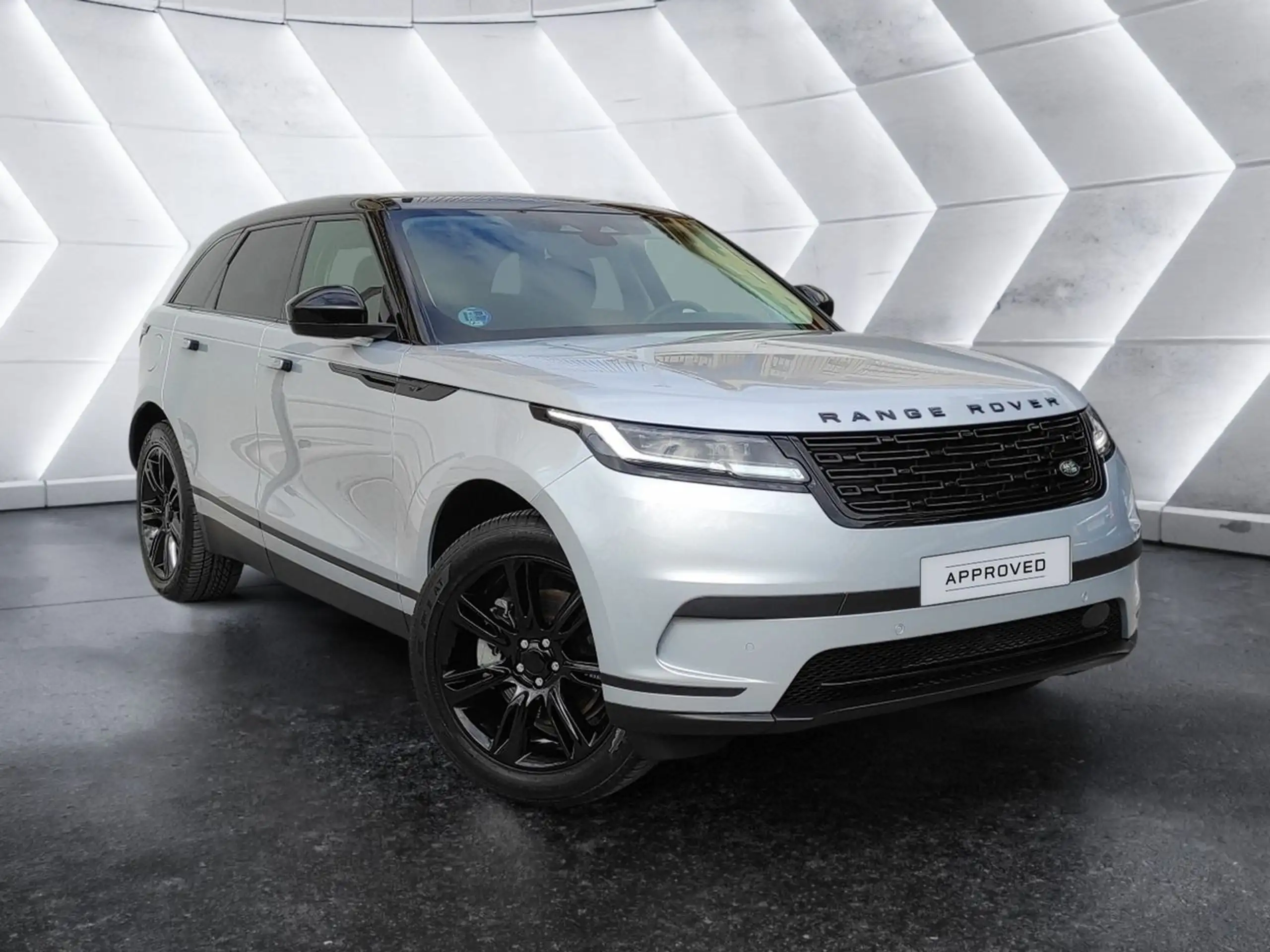 Land Rover - Range Rover Velar