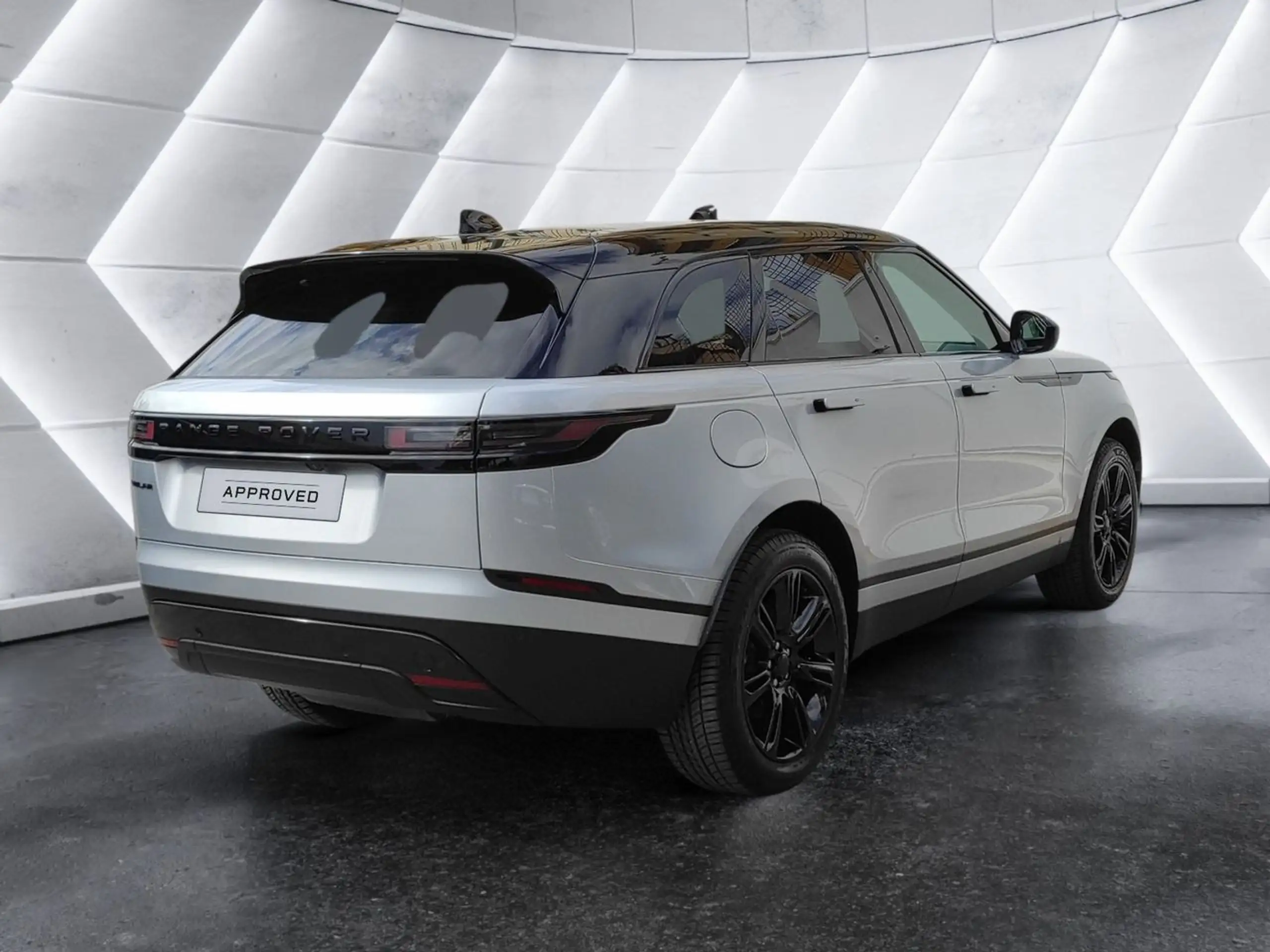 Land Rover - Range Rover Velar