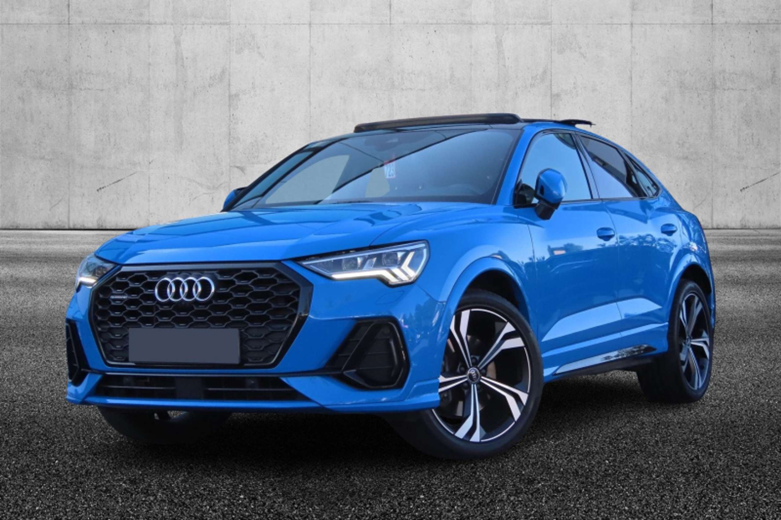 Audi - Q3