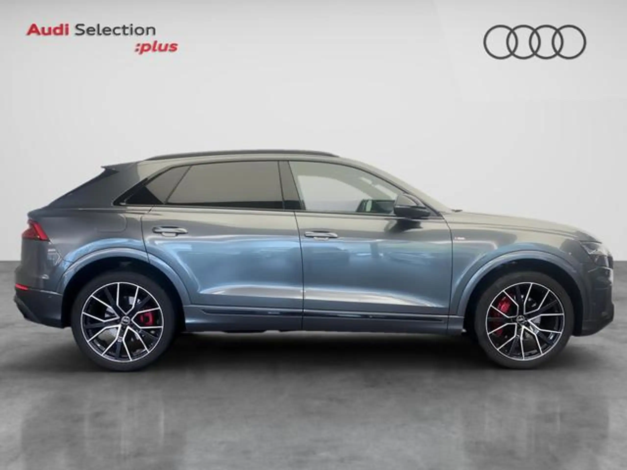 Audi - Q8