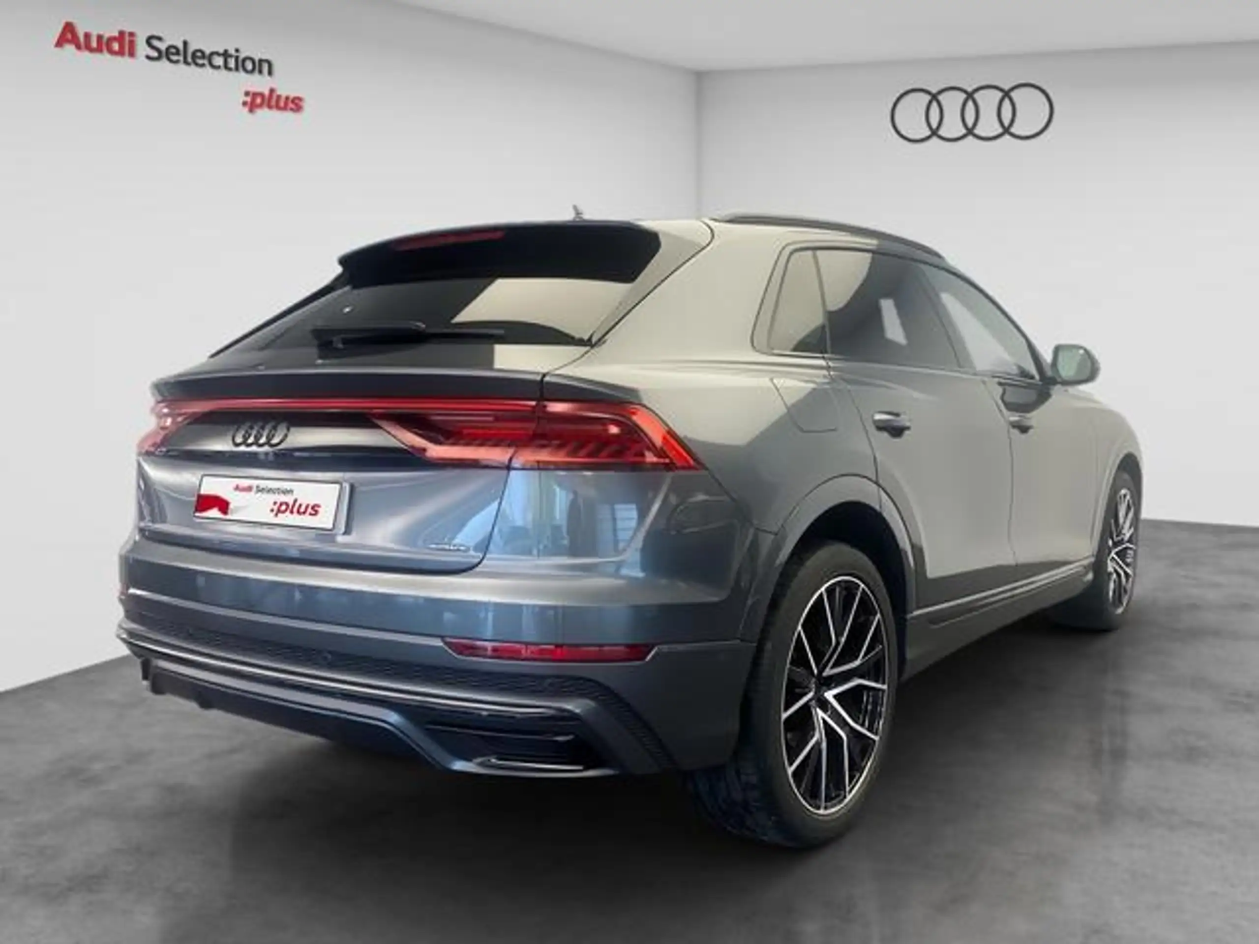 Audi - Q8