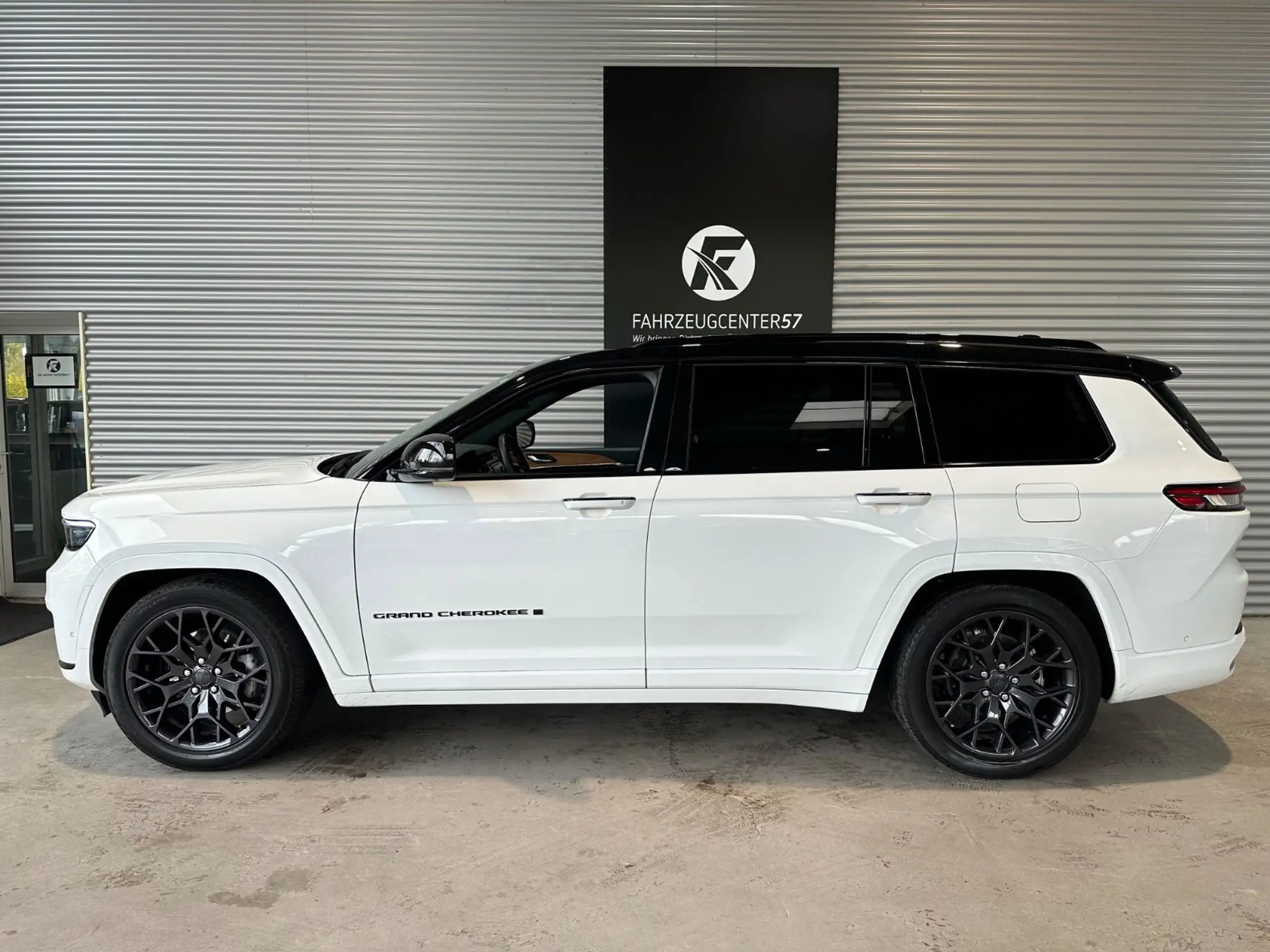 Jeep - Grand Cherokee