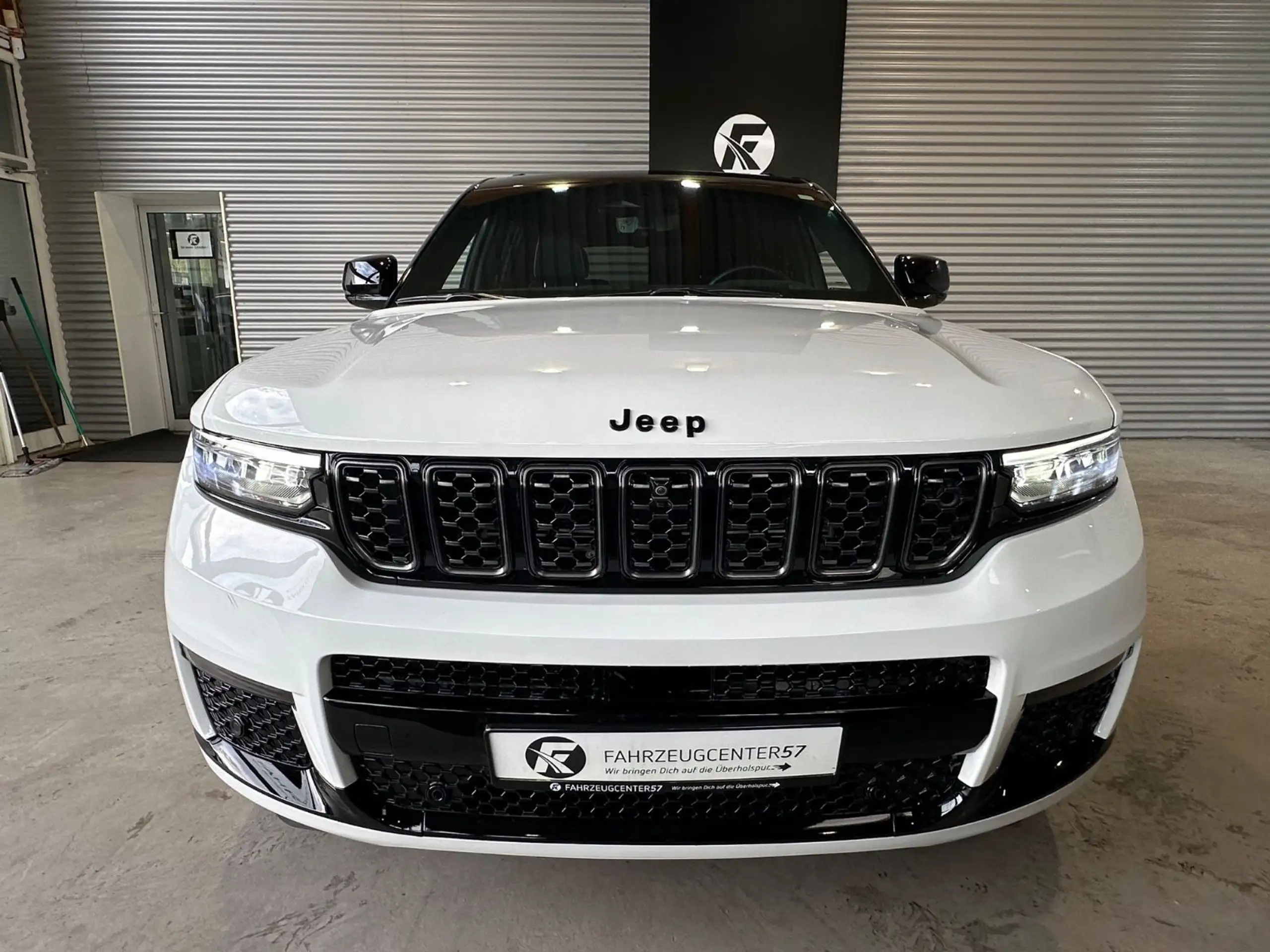 Jeep - Grand Cherokee