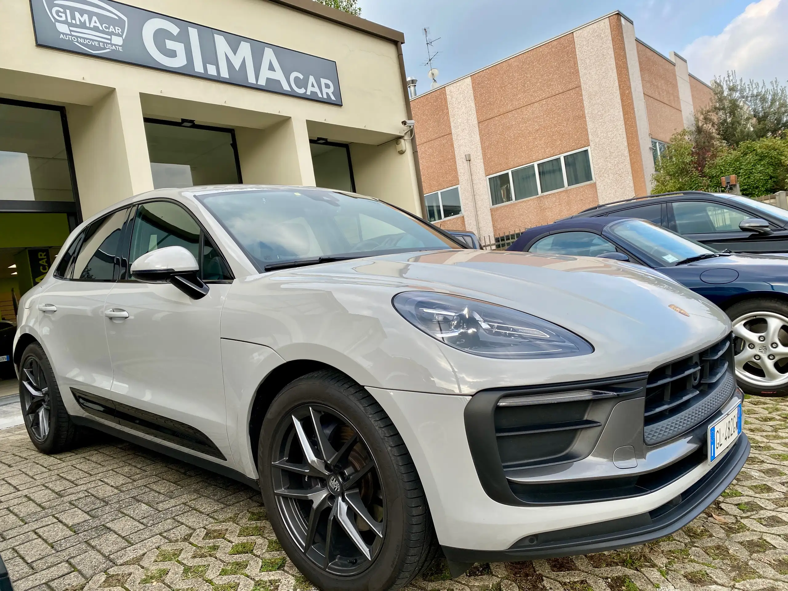 Porsche - Macan