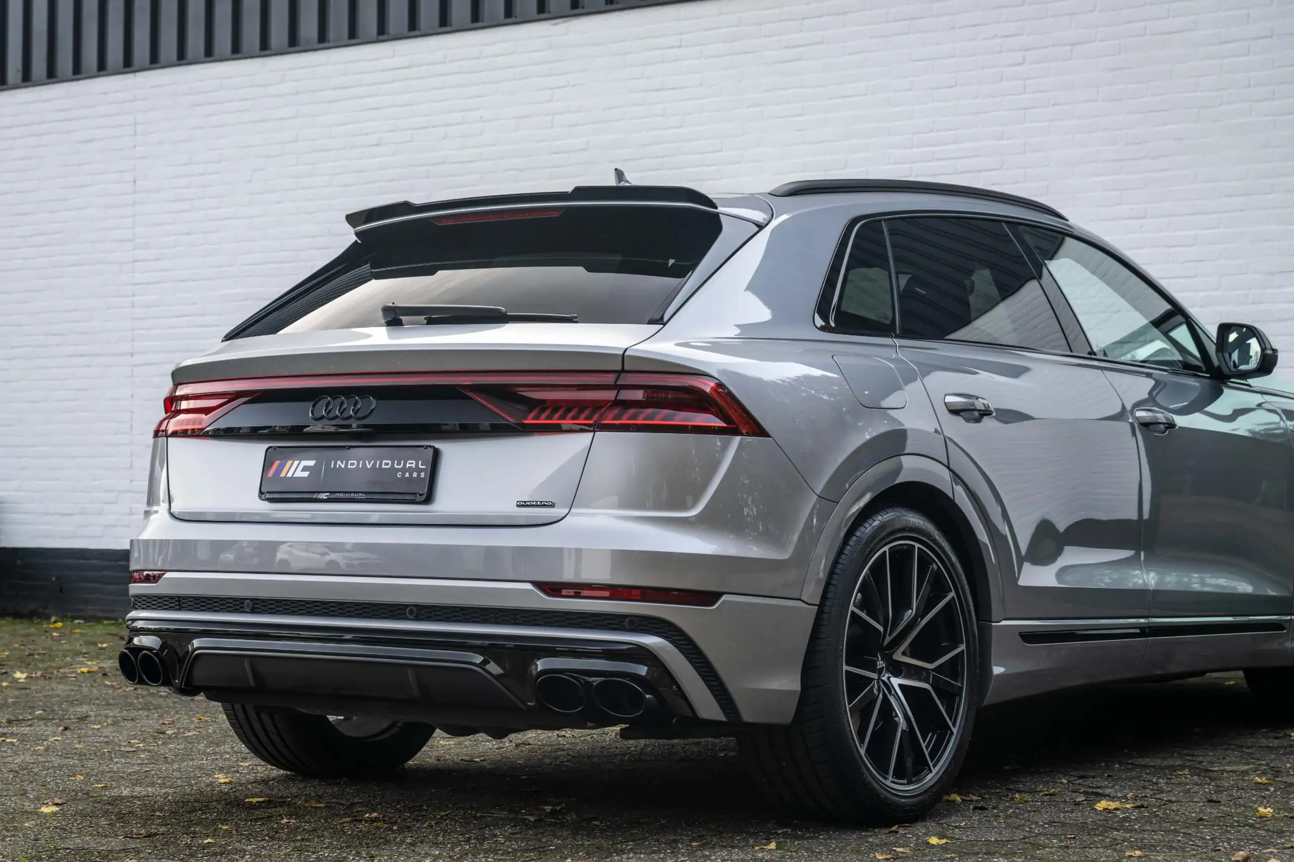 Audi - Q8