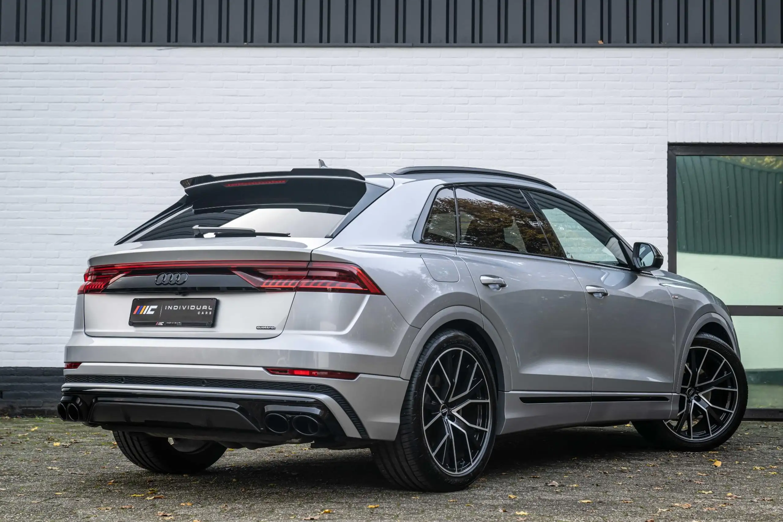 Audi - Q8