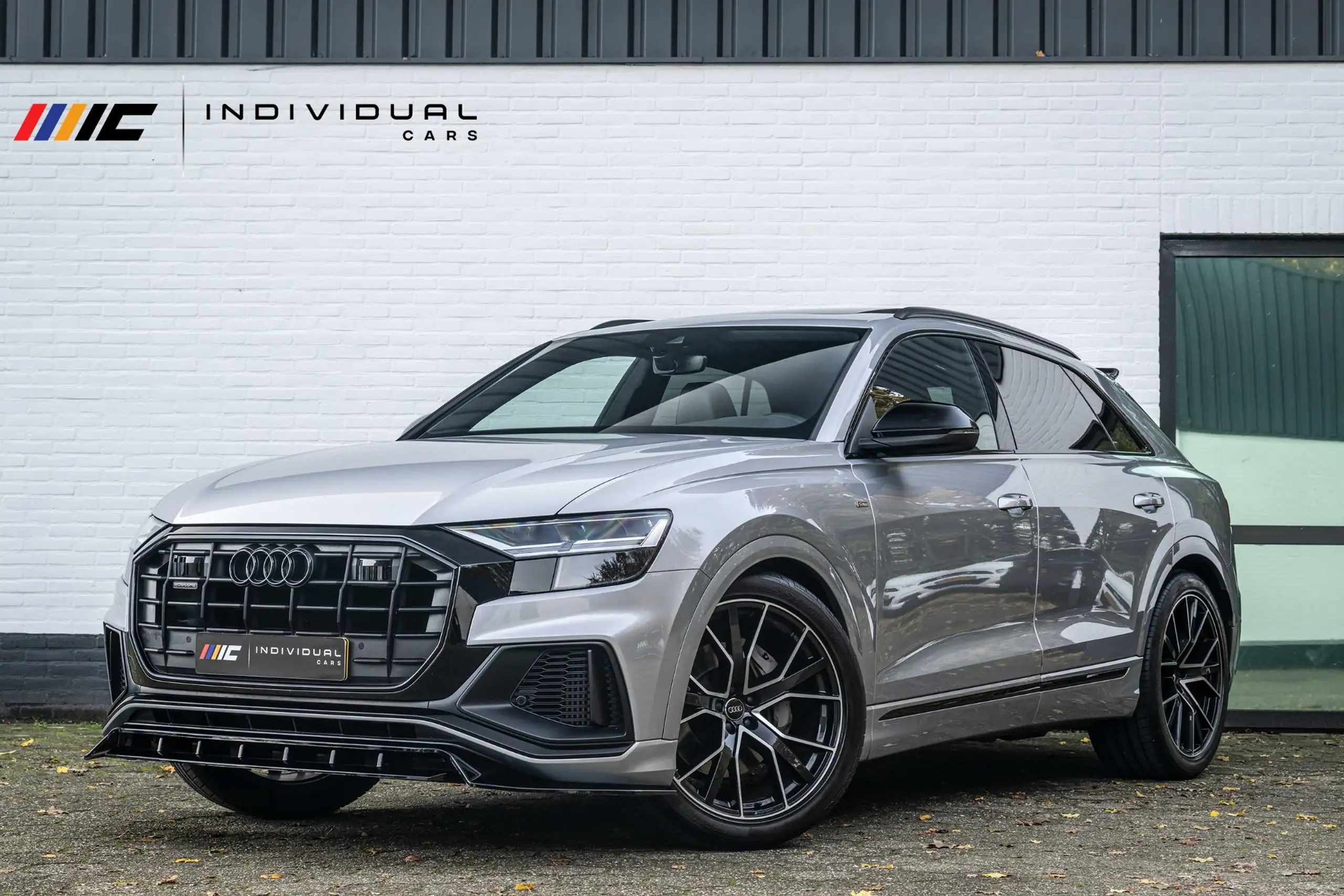 Audi - Q8