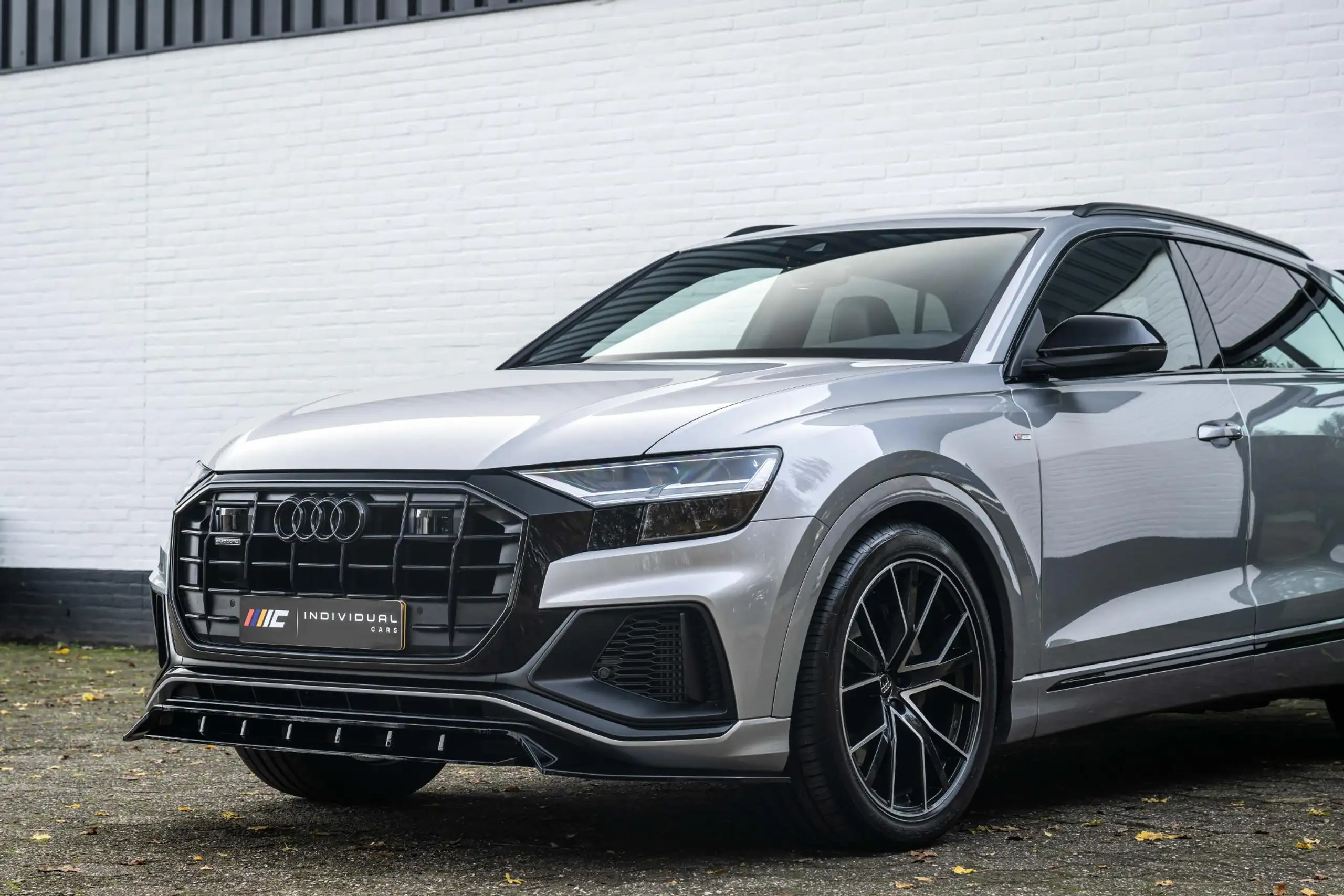 Audi - Q8