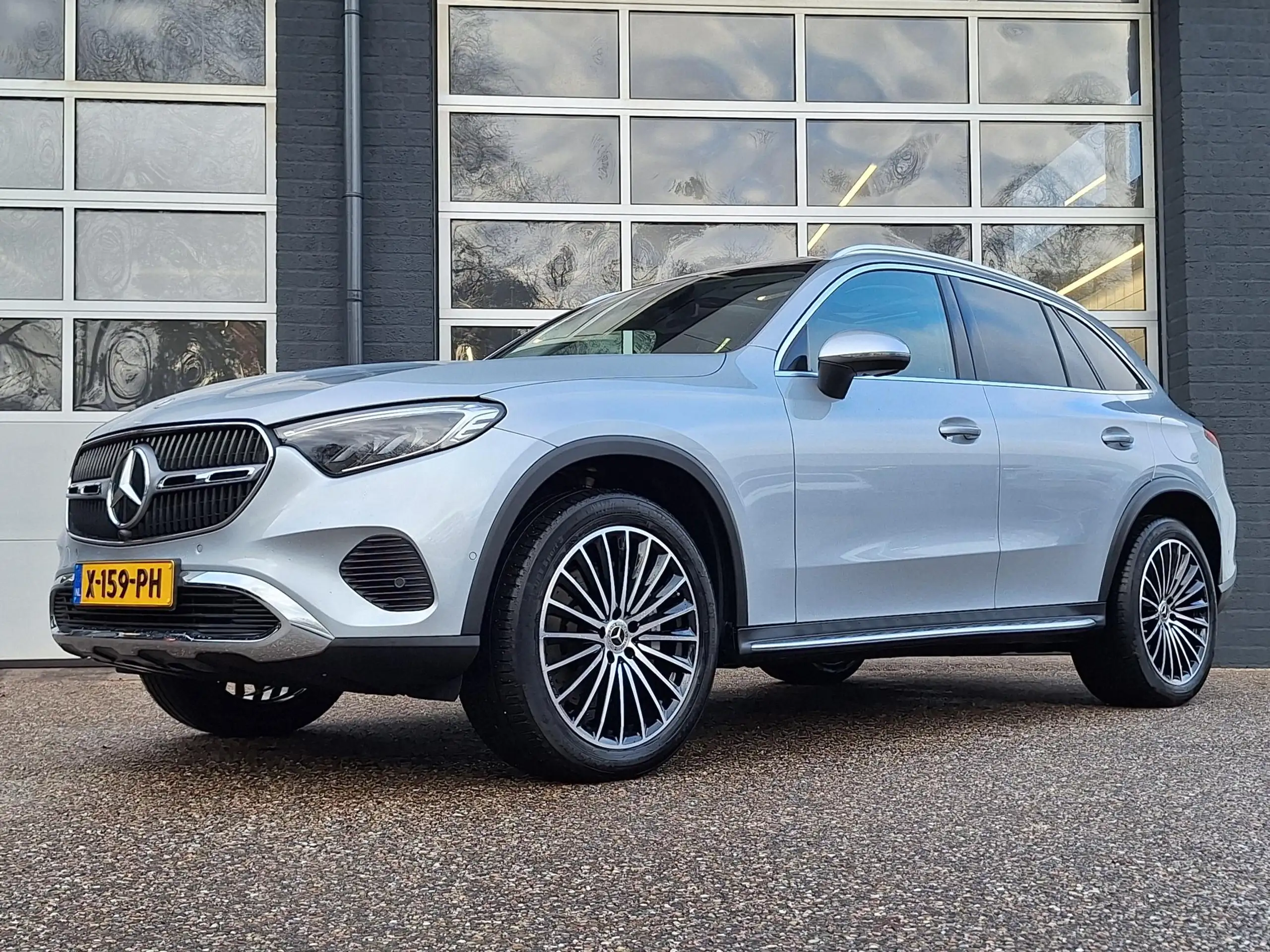 Mercedes-Benz - GLC 300