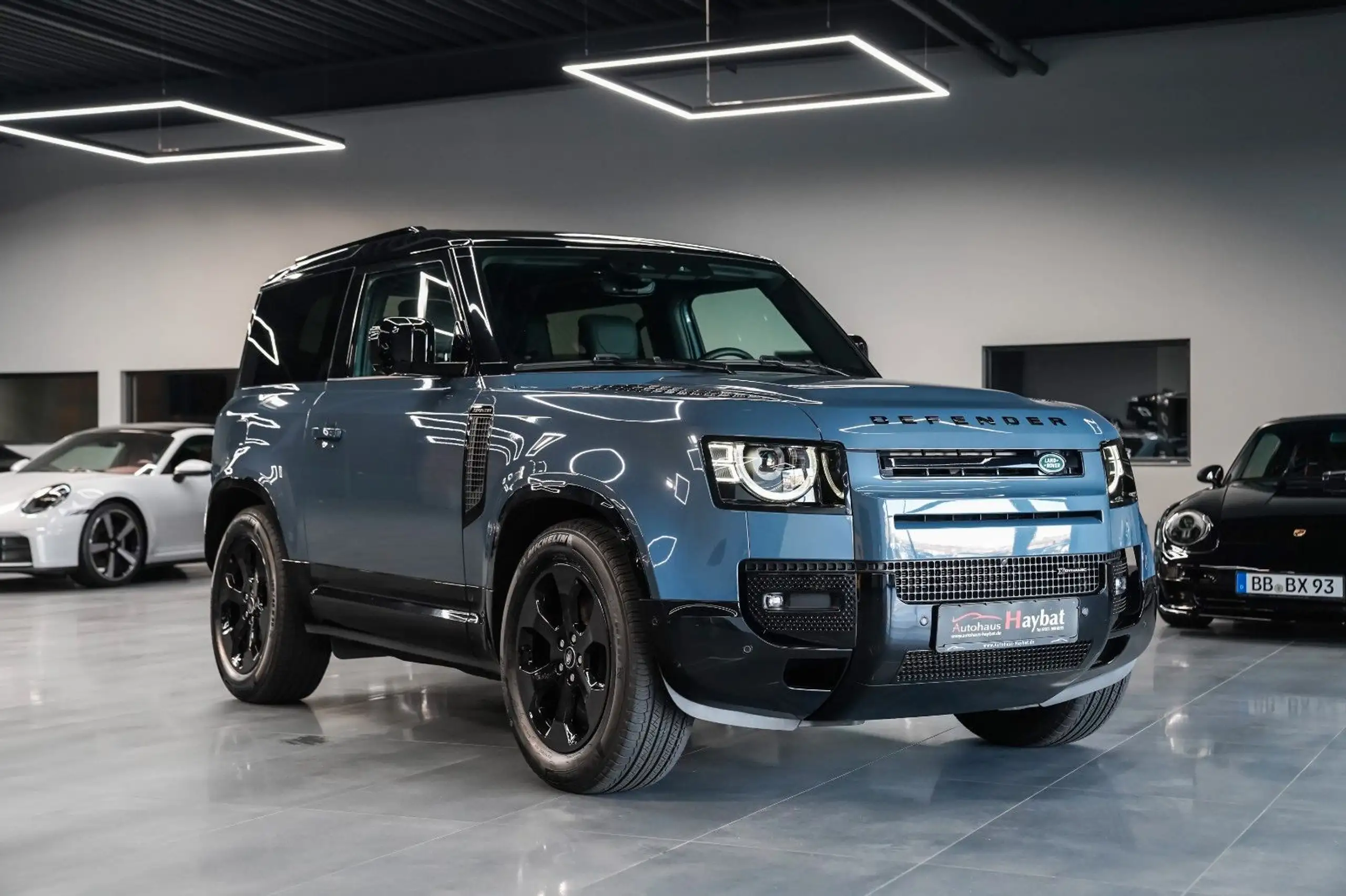 Land Rover Defender 2023