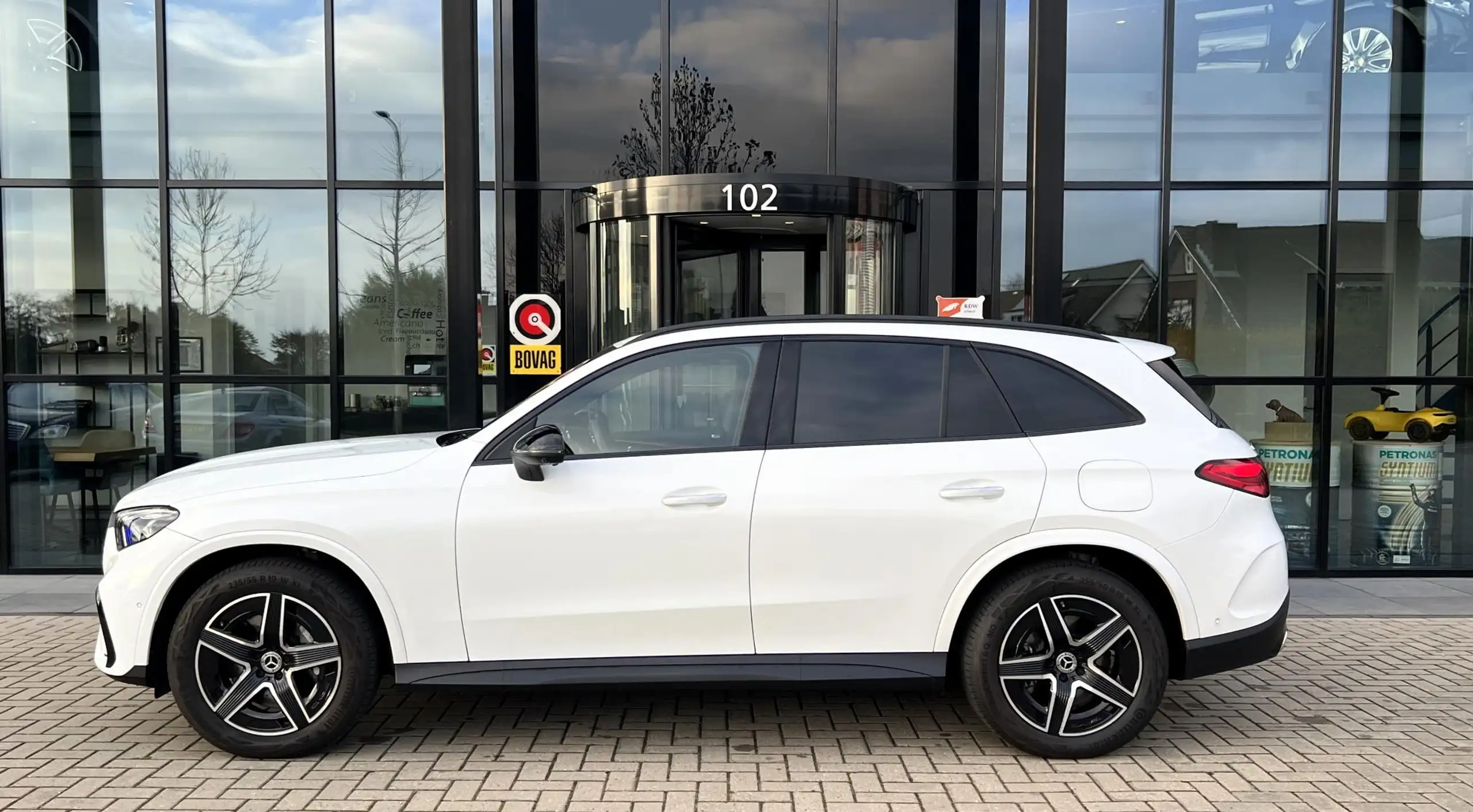 Mercedes-Benz - GLC 300