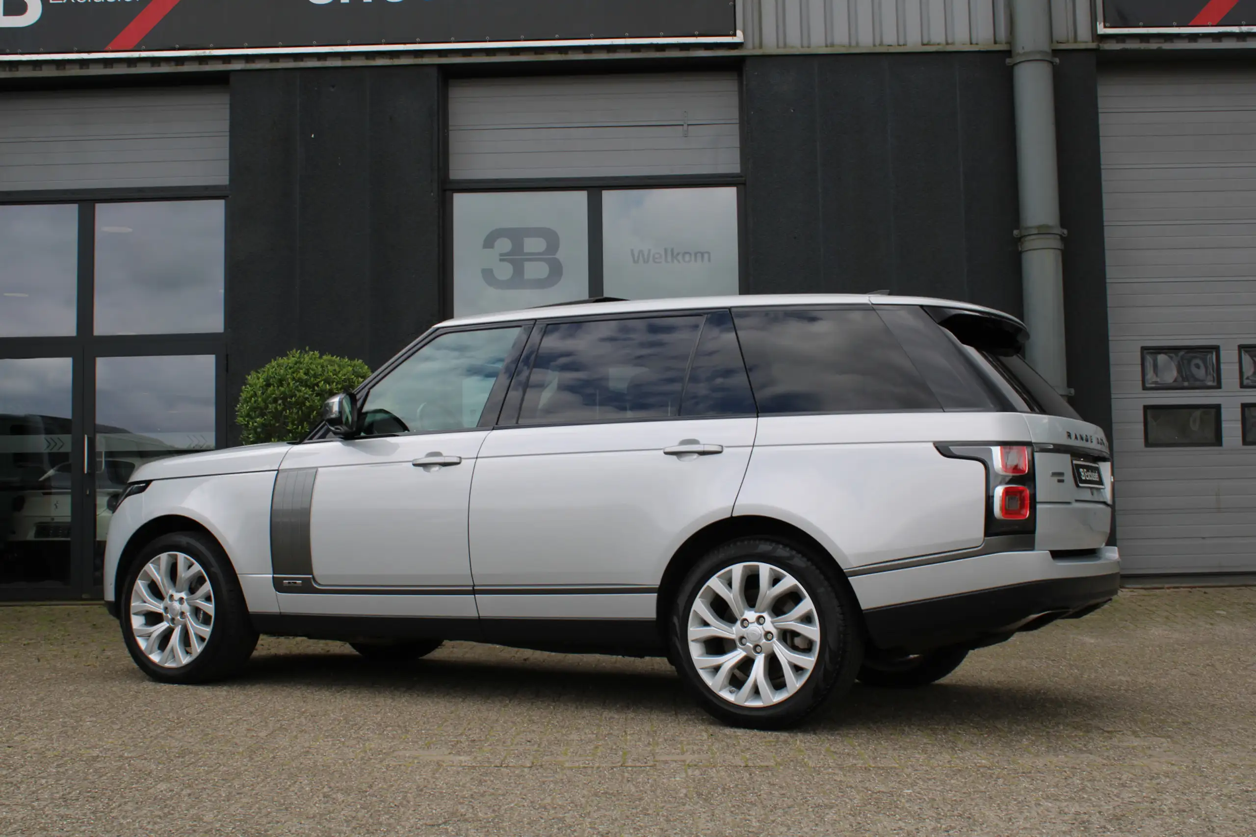 Land Rover - Range Rover