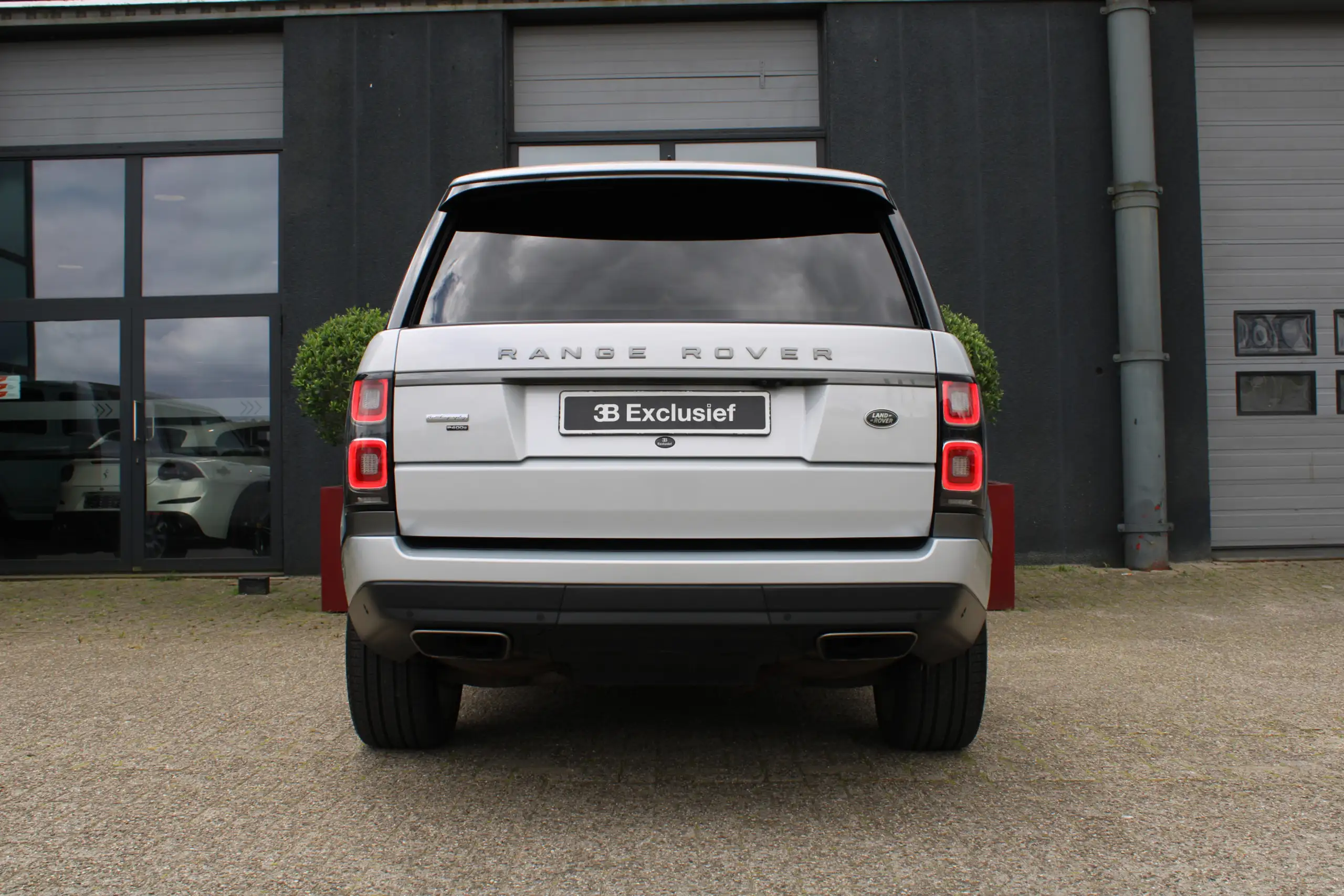 Land Rover - Range Rover