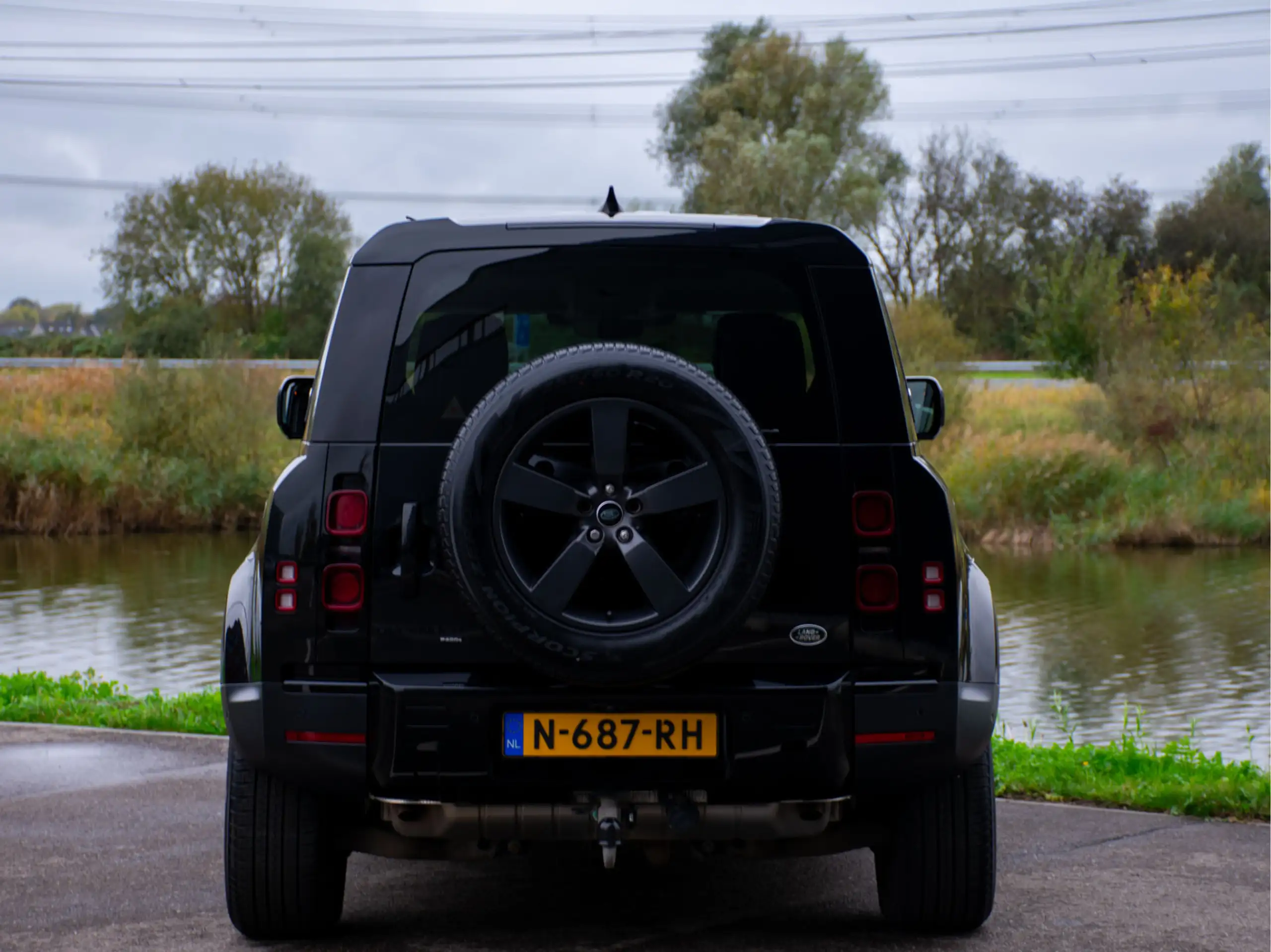 Land Rover - Defender