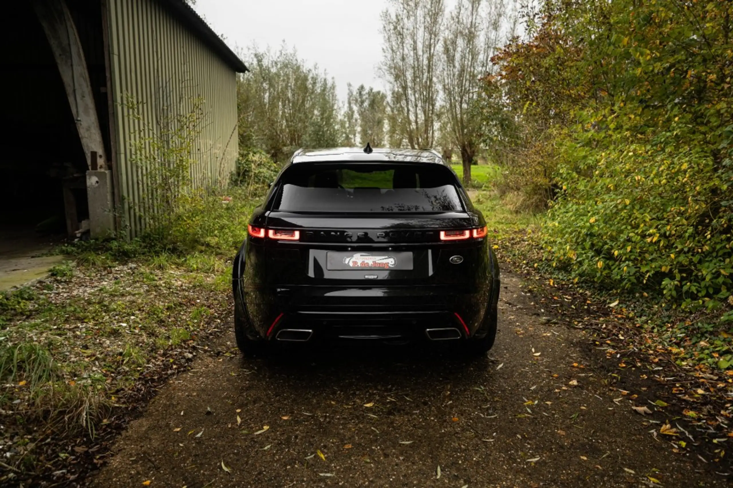 Land Rover - Range Rover Velar