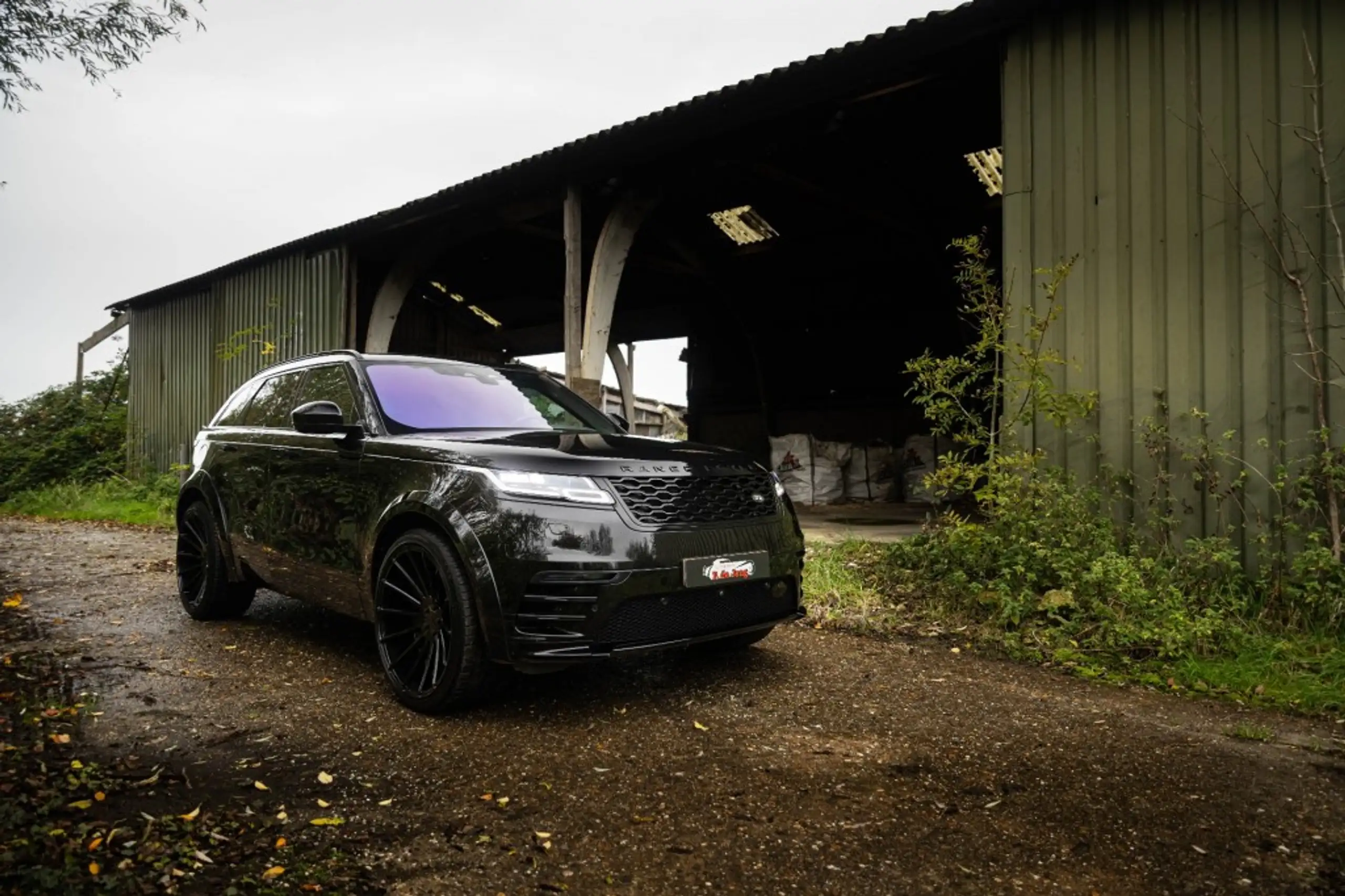 Land Rover - Range Rover Velar