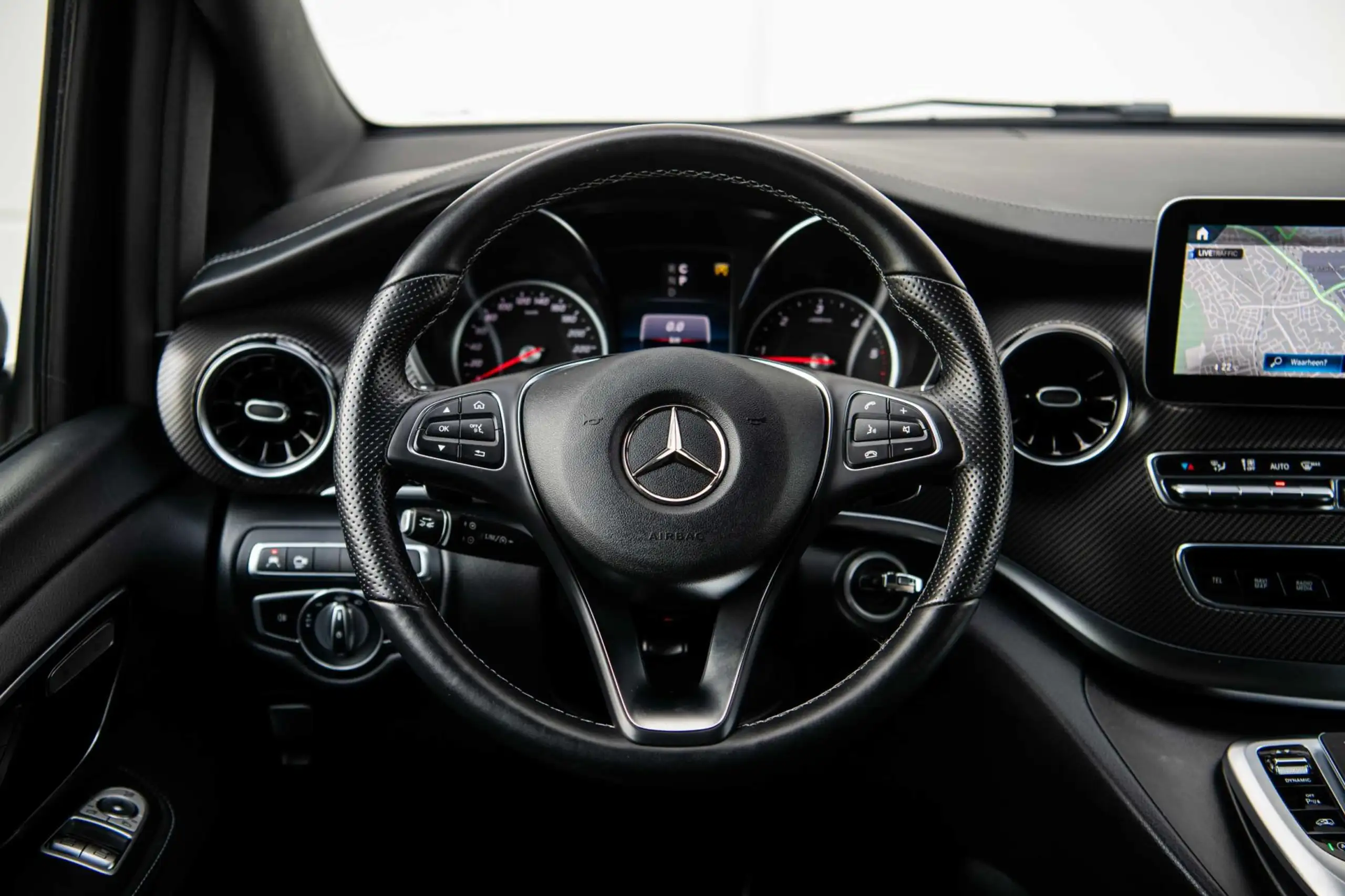 Mercedes-Benz - V 300