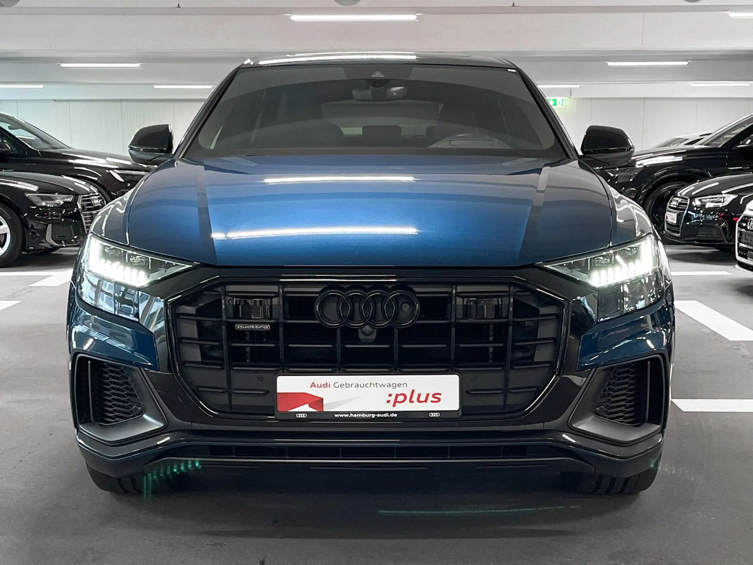 Audi - Q8