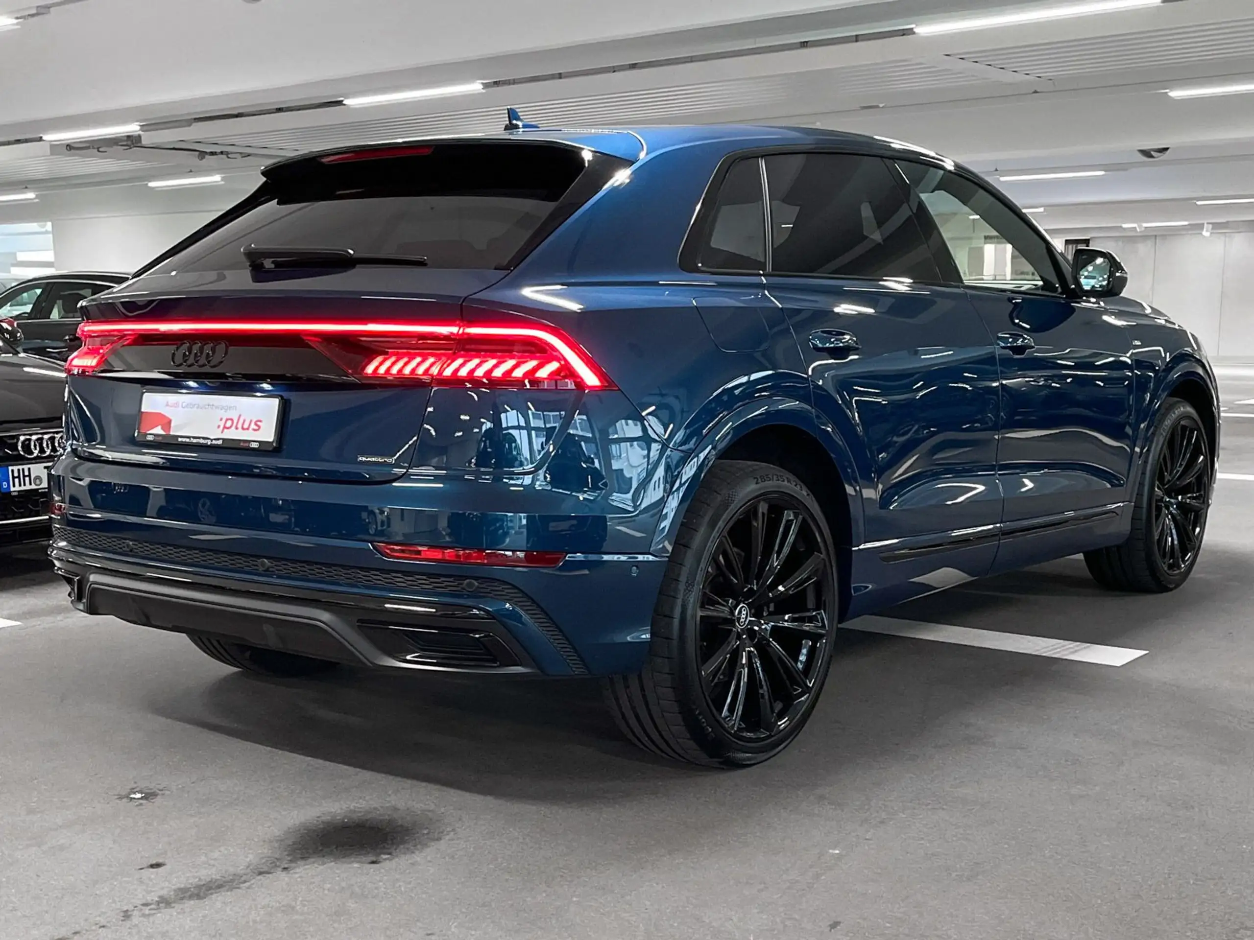 Audi - Q8