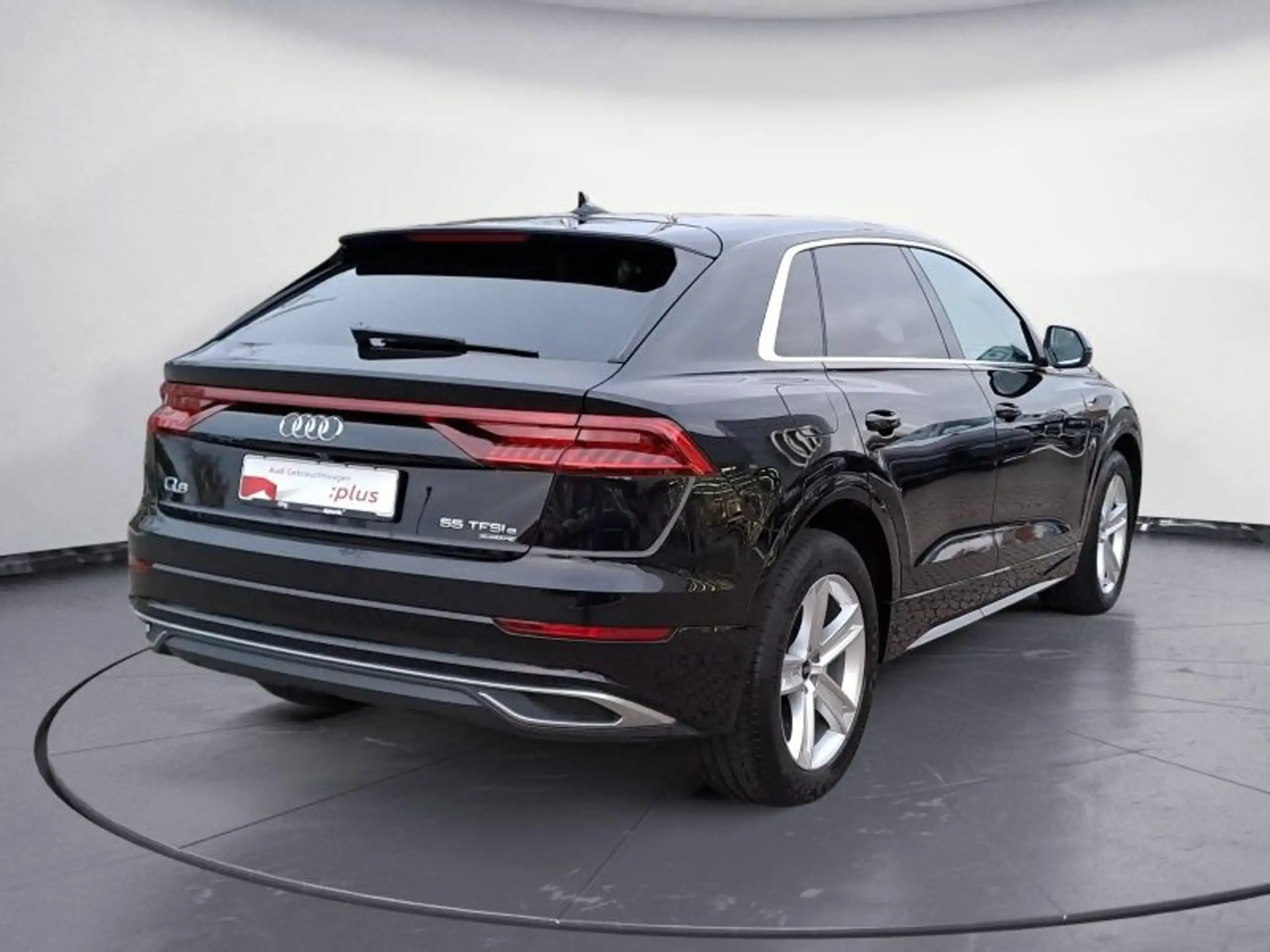 Audi - Q8