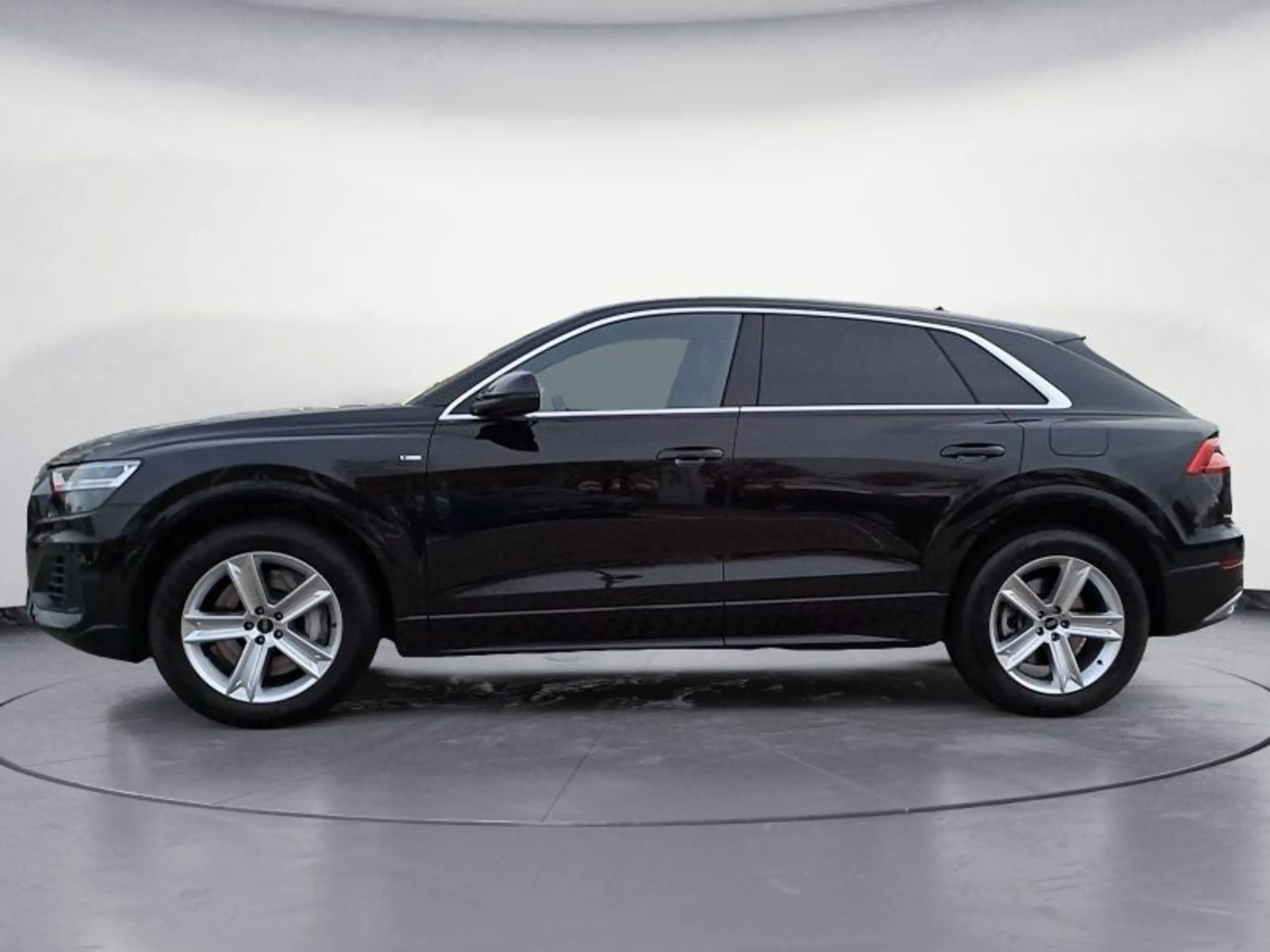 Audi - Q8