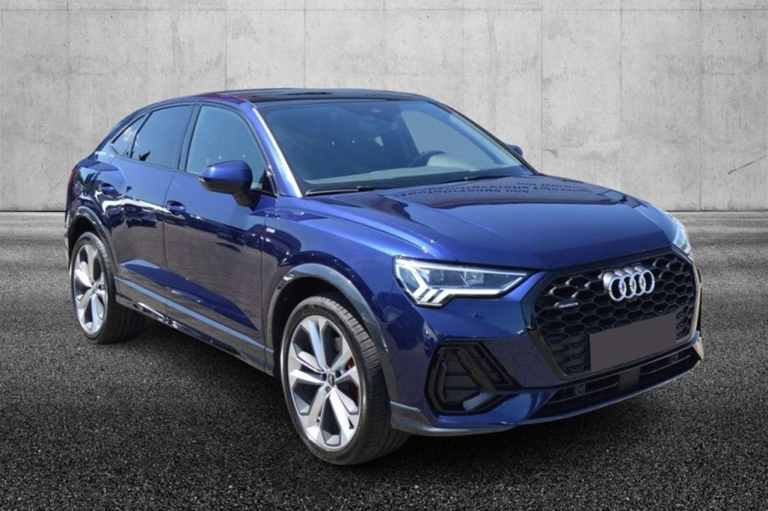 Audi - Q3