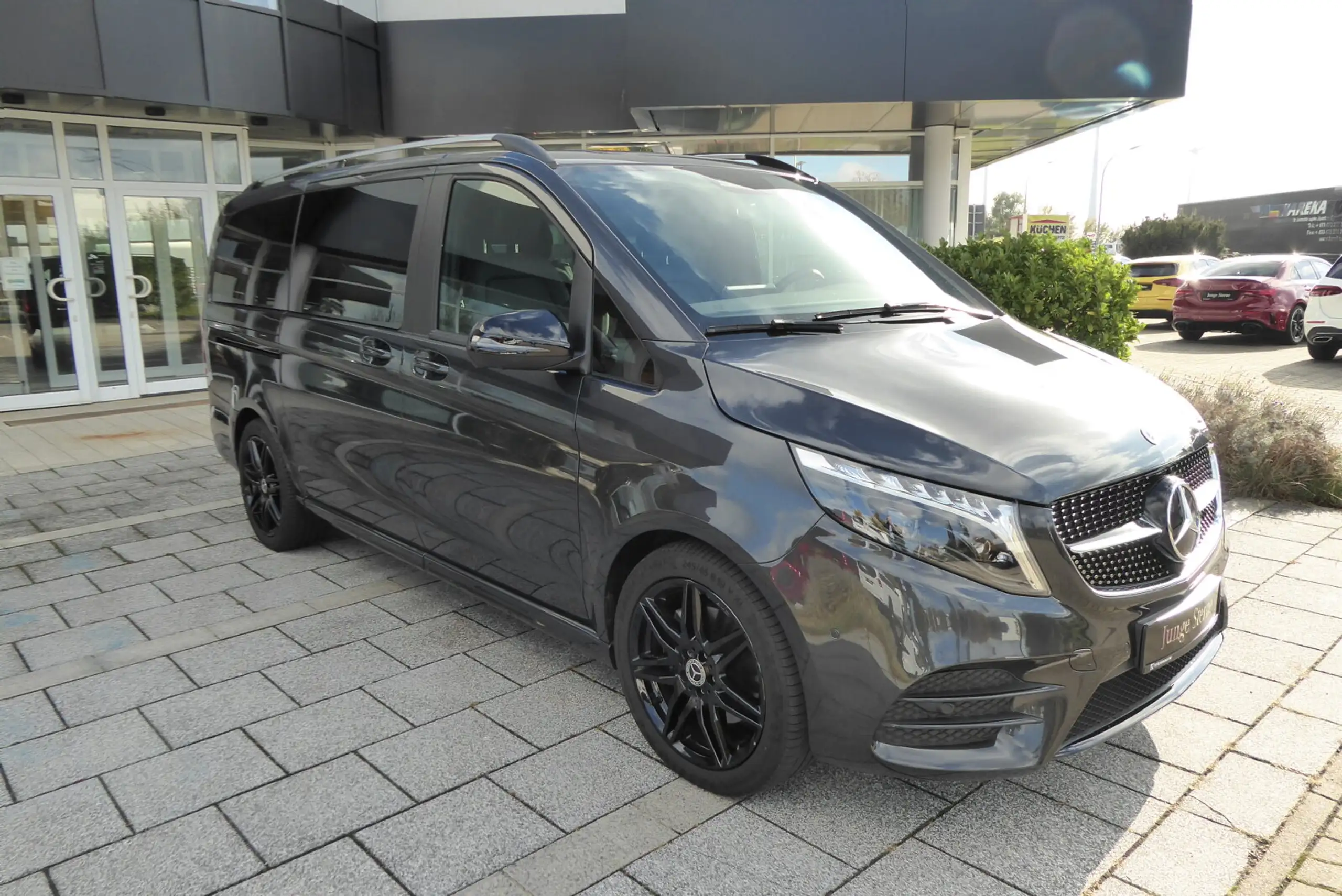 Mercedes-Benz - V 250