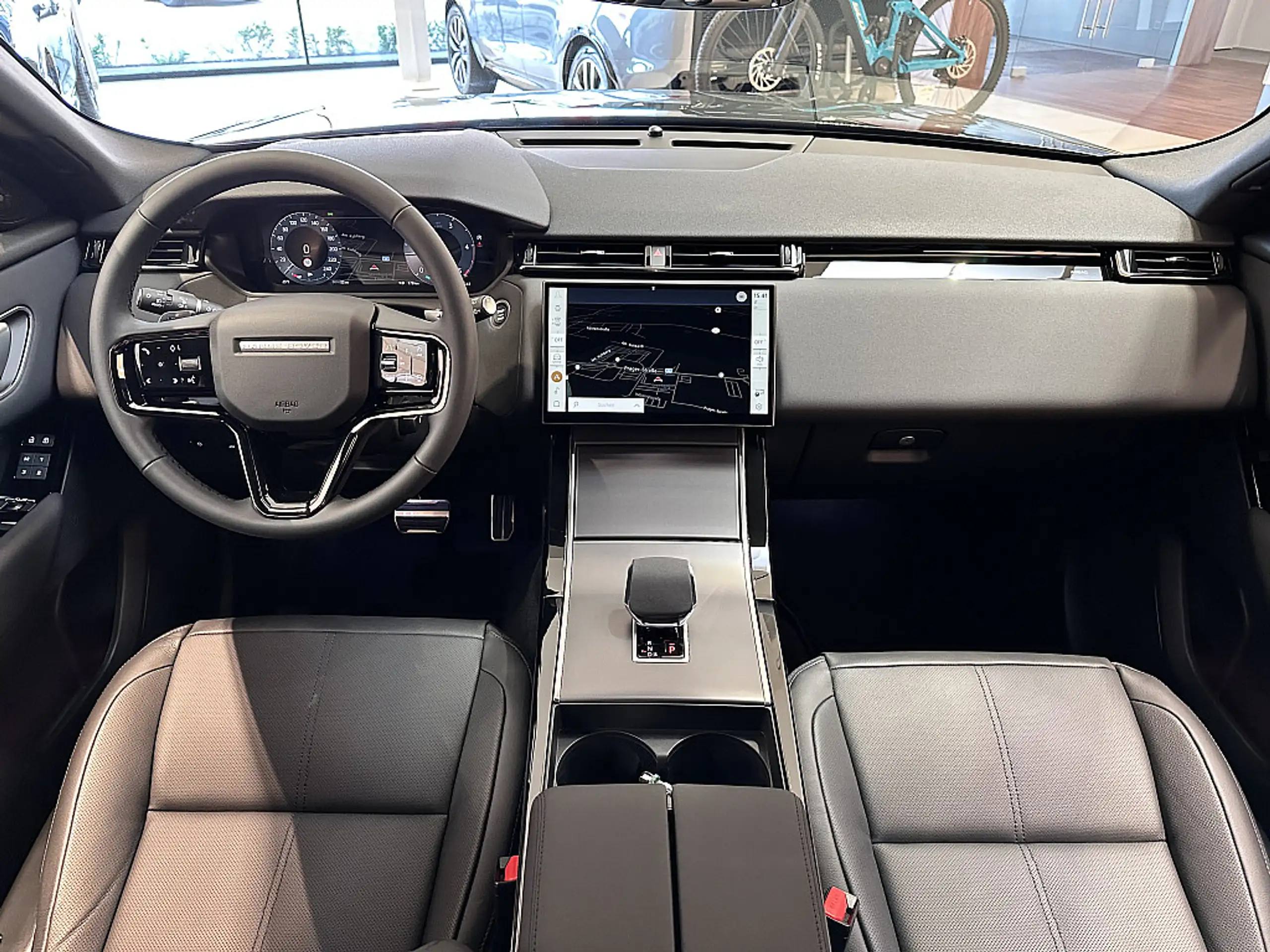 Land Rover - Range Rover Velar