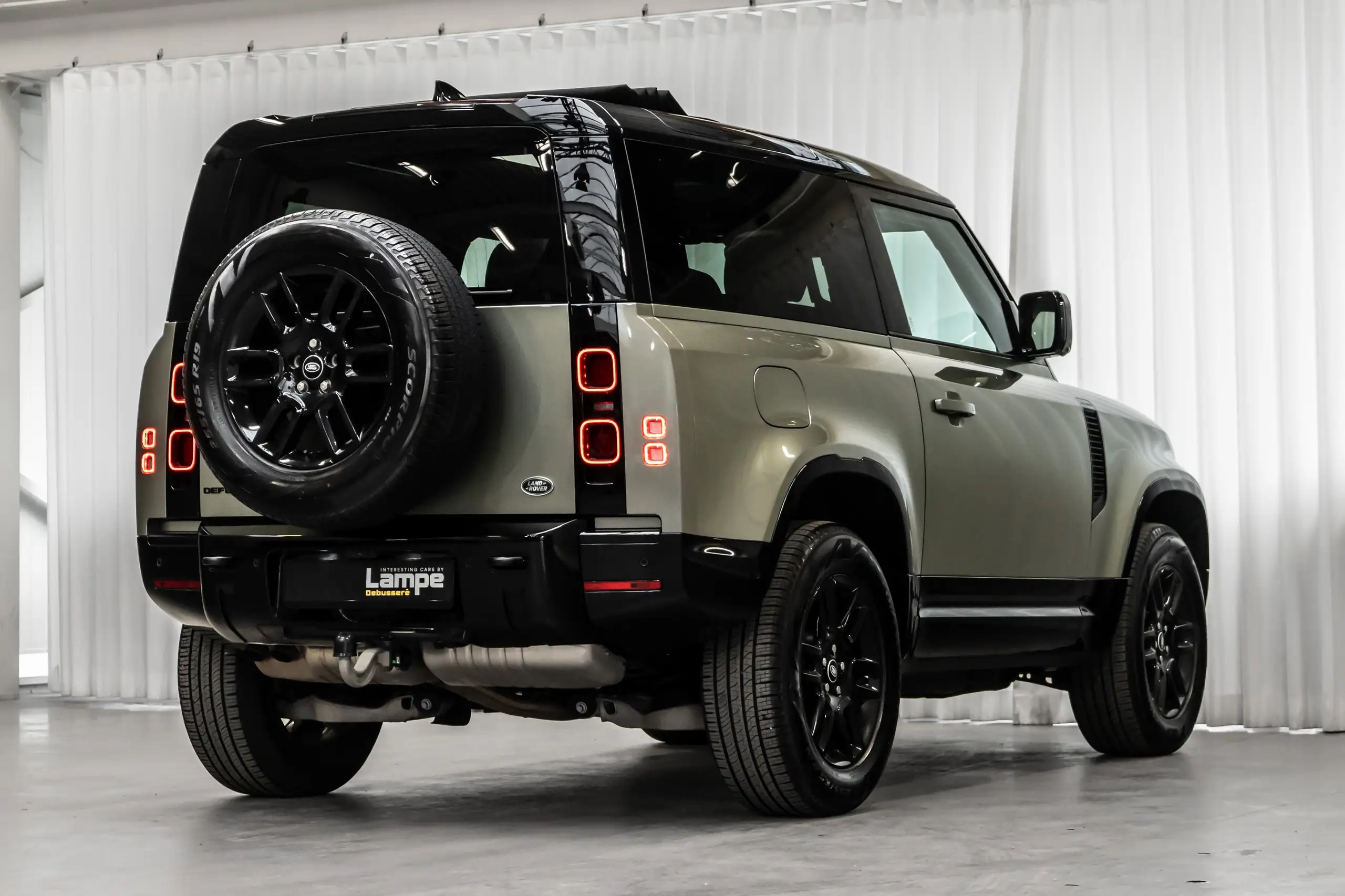 Land Rover - Defender