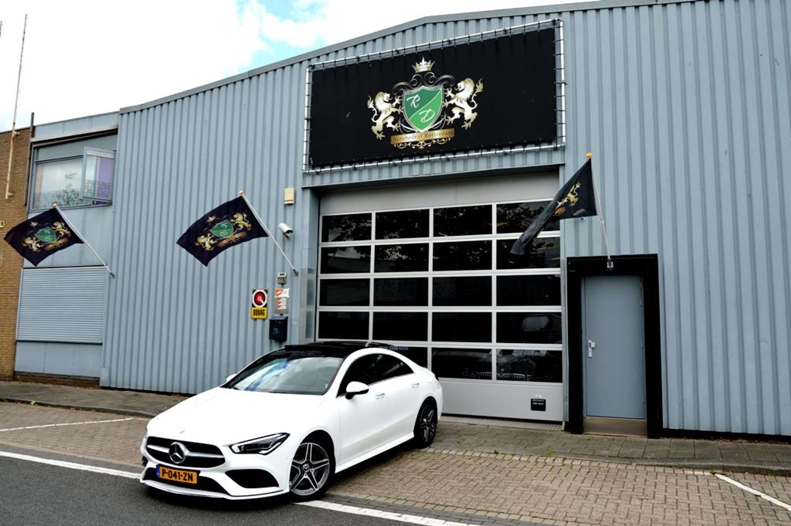 Mercedes-Benz - CLA 200